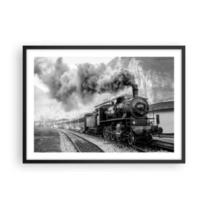 Poster in einem schwarzem Rahmen - Eine schwarz-weiße Dampflokomotive vor einer Berglandschaft - 70x50cm - Steht am Bahnhof ... - Moderne Wanddekoration für Wohnzimmer und Schlafzimmer ARTTOR