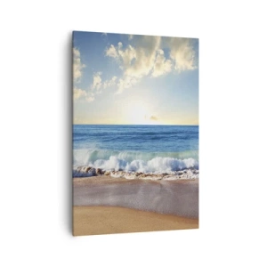 Bild auf Leinwand - Leinwandbild - Ein sonniger Strand mit Wellen, die an die Küste krachen - 70x100cm - Bewegung und Stille zugleich - Moderne Wanddekoration für Wohnzimmer und Schlafzimmer ARTTOR