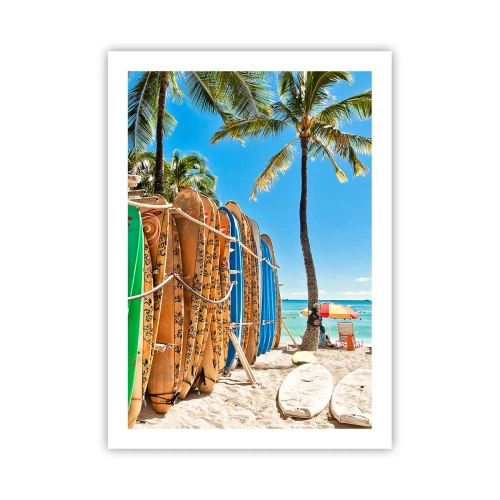 Poster - Surfbretter an einem Strand mit Palmen und blauem Himmel - 50x70cm - Sonniger Spaß - Moderne Wanddekoration für Wohnzimmer und Schlafzimmer ARTTOR
