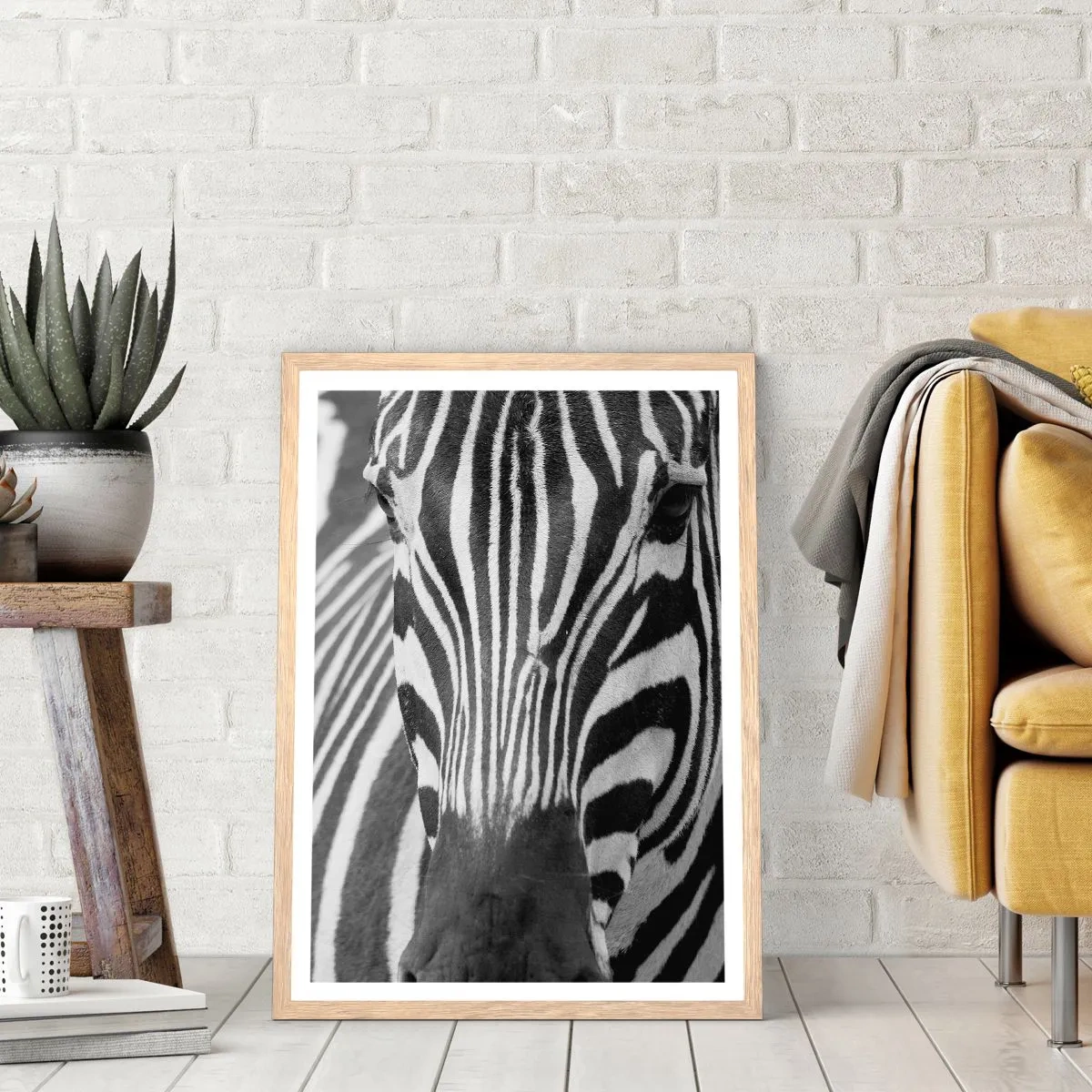 Poster in einem Rahmen aus heller Eiche - Die Welt ist schwarz und weiß - 50x70 cm