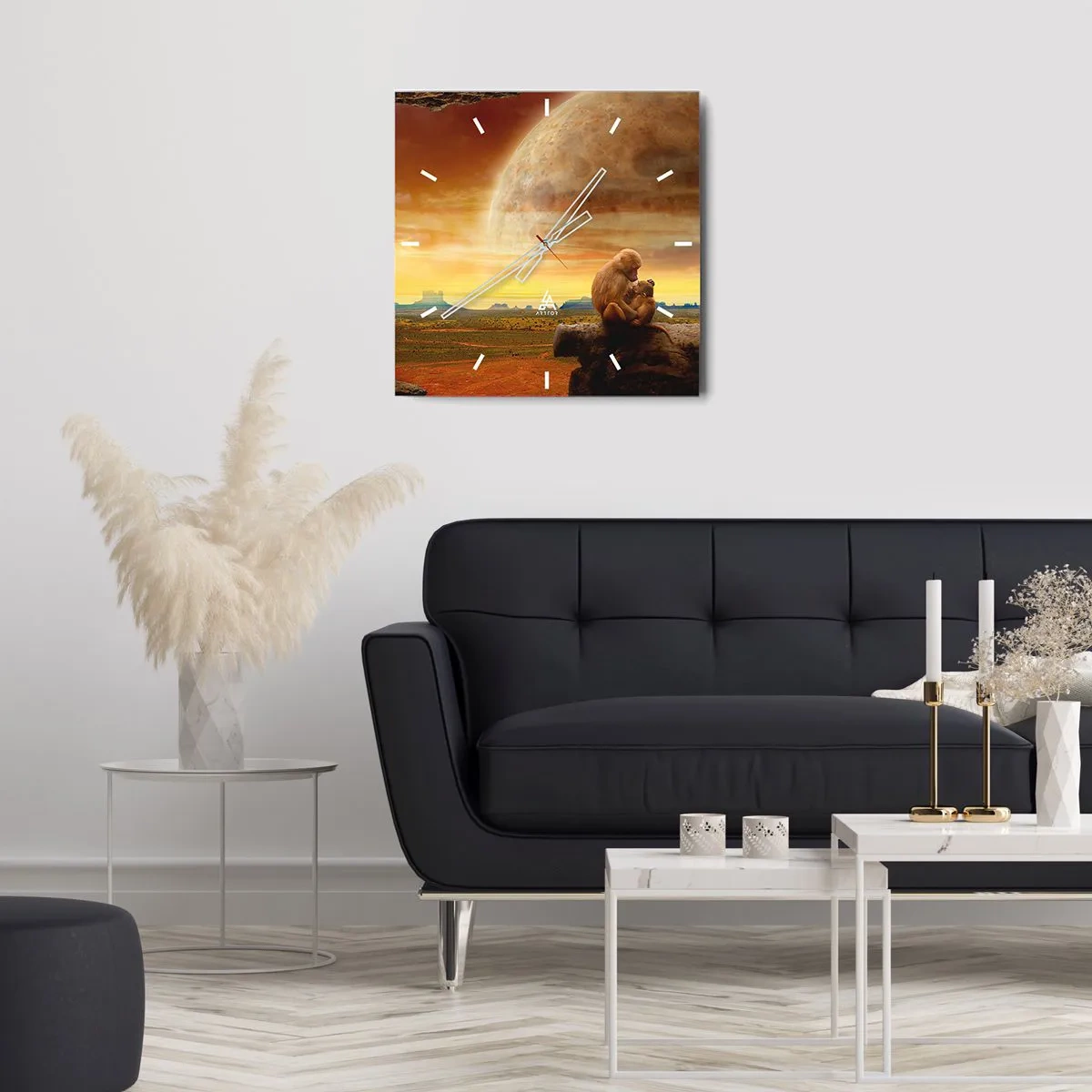 Wanduhr - Glasuhr - Affen sitzen auf einem Felsen in einer surrealen Landschaft mit einem riesigen Planeten - 30x30cm - Die Liebe ist überall gleich - Moderne Wanddekoration für Wohnzimmer und Schlafzimmer ARTTOR
