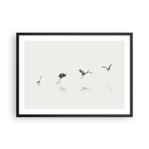 Poster in einem schwarzem Rahmen - Vier Vogelsilhouetten spiegeln sich im ruhigen Wasser - 70x50cm - Vier einfache Schritte - Moderne Wanddekoration für Wohnzimmer und Schlafzimmer ARTTOR