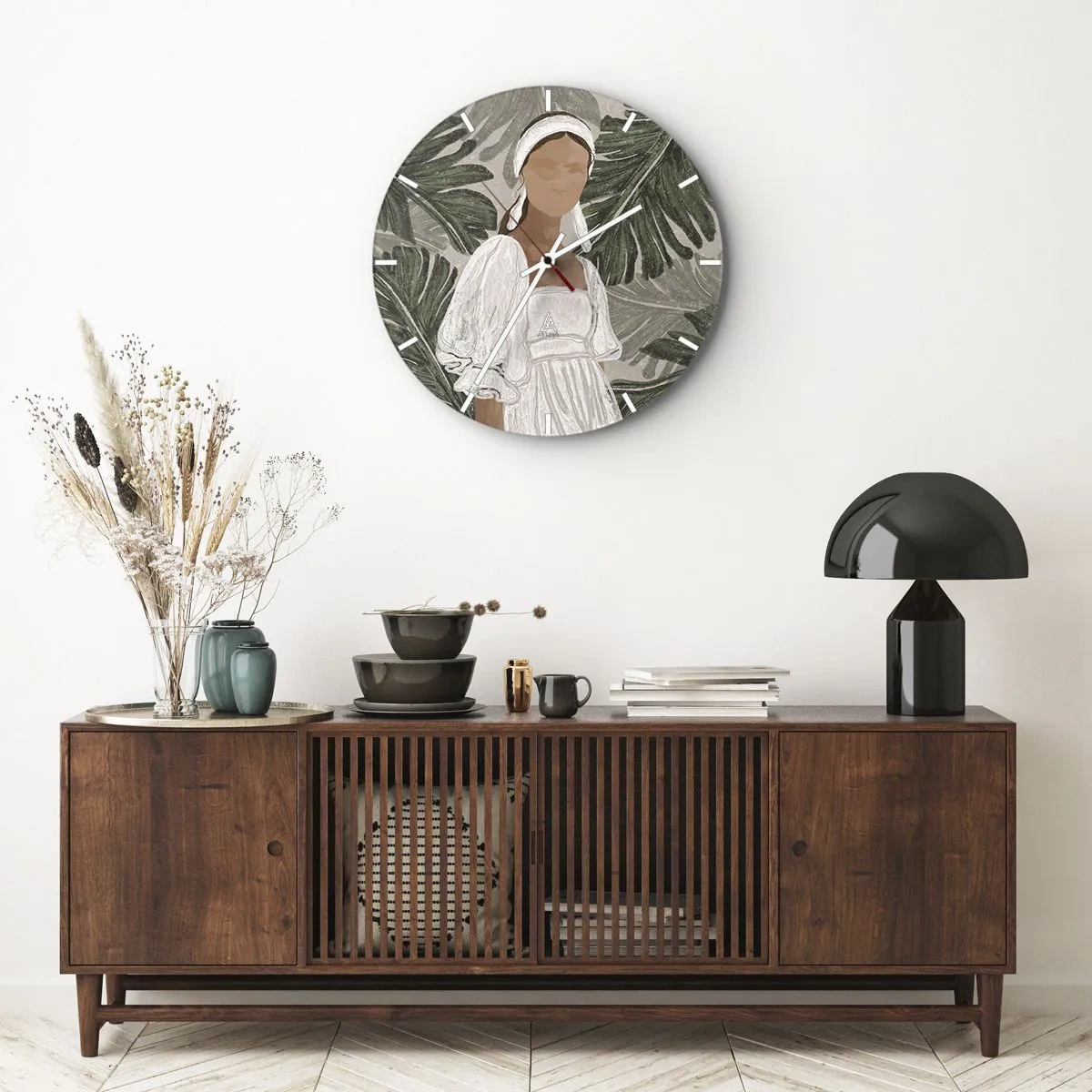 Wanduhr - Glasuhr - Stilisiertes Porträt einer Frau vor einem Hintergrund aus tropischen Blättern. - 30x30cm - Exotisches Porträt - Moderne Wanddekoration für Wohnzimmer, Küche und Schlafzimmer ARTTOR