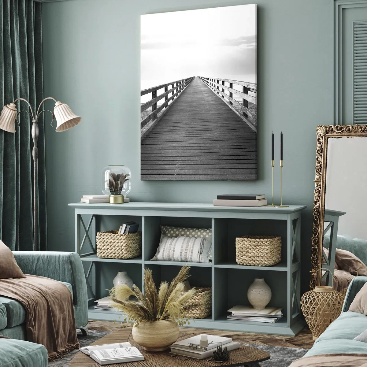 Bild auf Leinwand - Leinwandbild - Ein Schwarzweißbild eines Holzstegs, der zum Horizont führt. - 80x120cm - In die Ferne ... - Moderne Wanddekoration für Wohnzimmer und Schlafzimmer ARTTOR