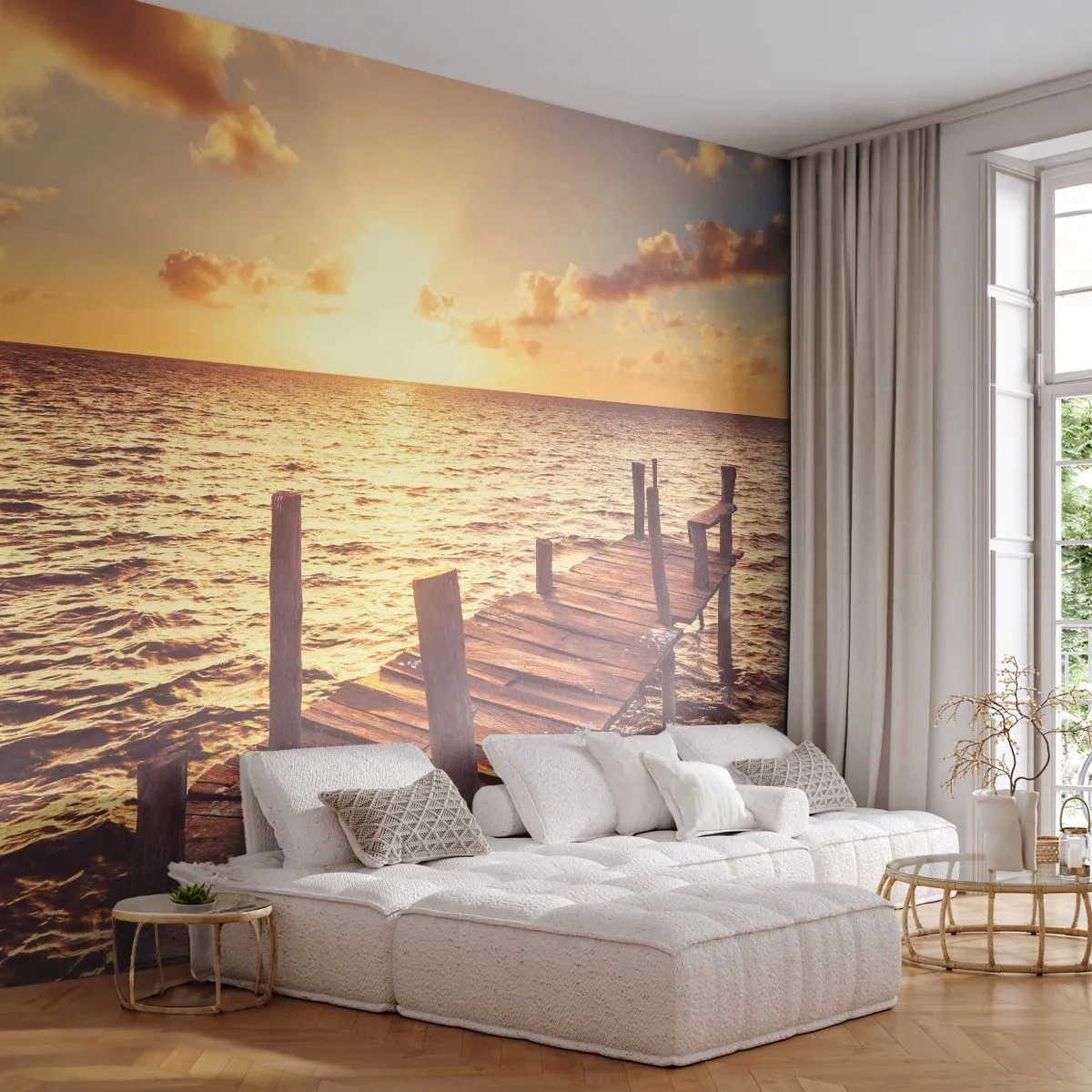 Fototapete Premium Sand - Ein Holzsteg vor der Kulisse eines goldenen Sonnenuntergangs über dem Meer - 100x70cm - Das goldene Land der Sanftmut - Moderne Wanddekoration für Wohnzimmer und Schlafzimmer ARTTOR