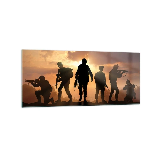 Glasbild - Bild auf glas - Soldaten vor dem Hintergrund der untergehenden Sonne in einer dynamischen Umgebung - 120x50cm - Waffenbrüder - Moderne Wanddekoration für Wohnzimmer und Schlafzimmer ARTTOR