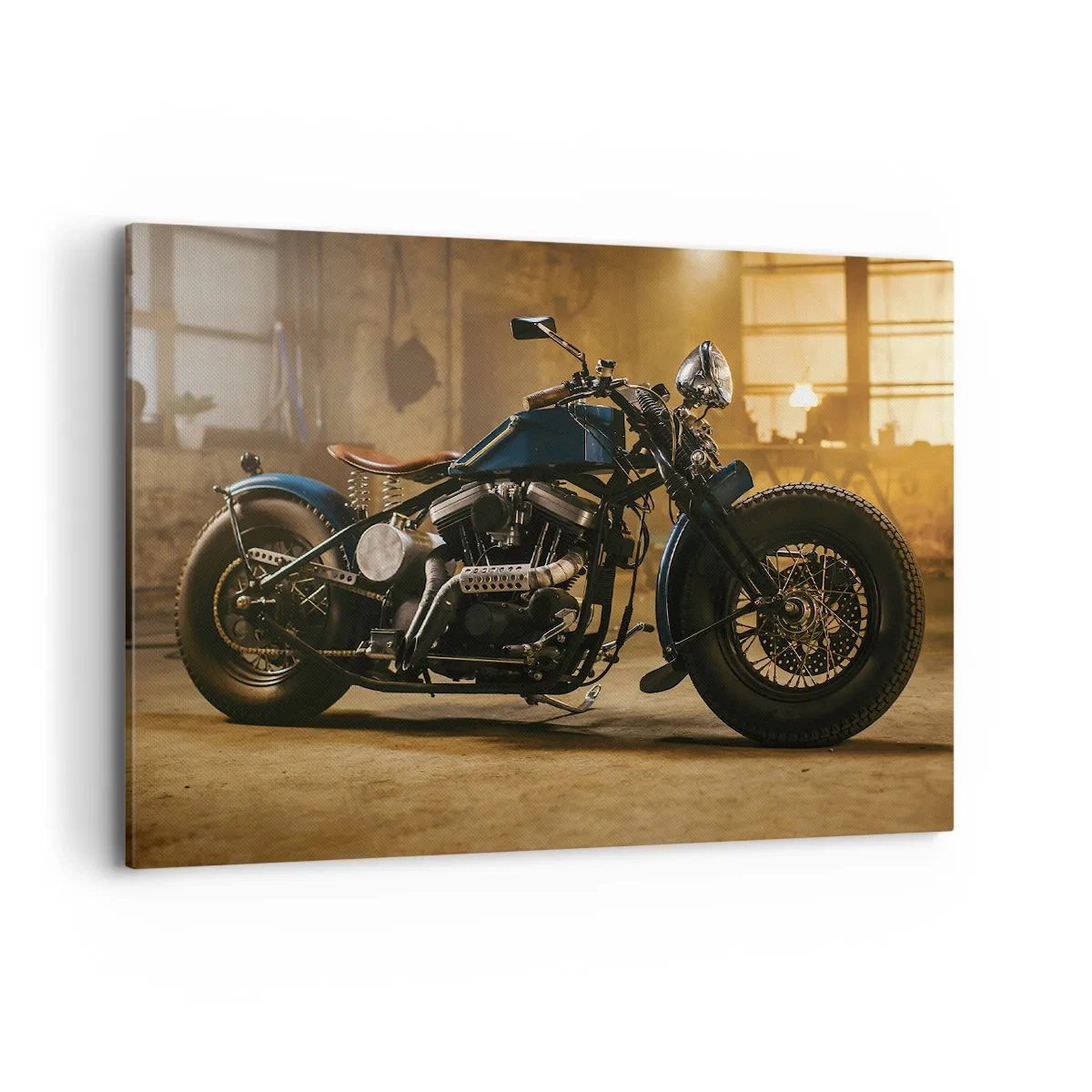 Bild auf Leinwand - Leinwandbild - Ein stylisches Motorrad in einem industriellen Interieur mit warmer Beleuchtung - 100x70cm - Ich kann alles - Moderne Wanddekoration für Wohnzimmer und Schlafzimmer ARTTOR