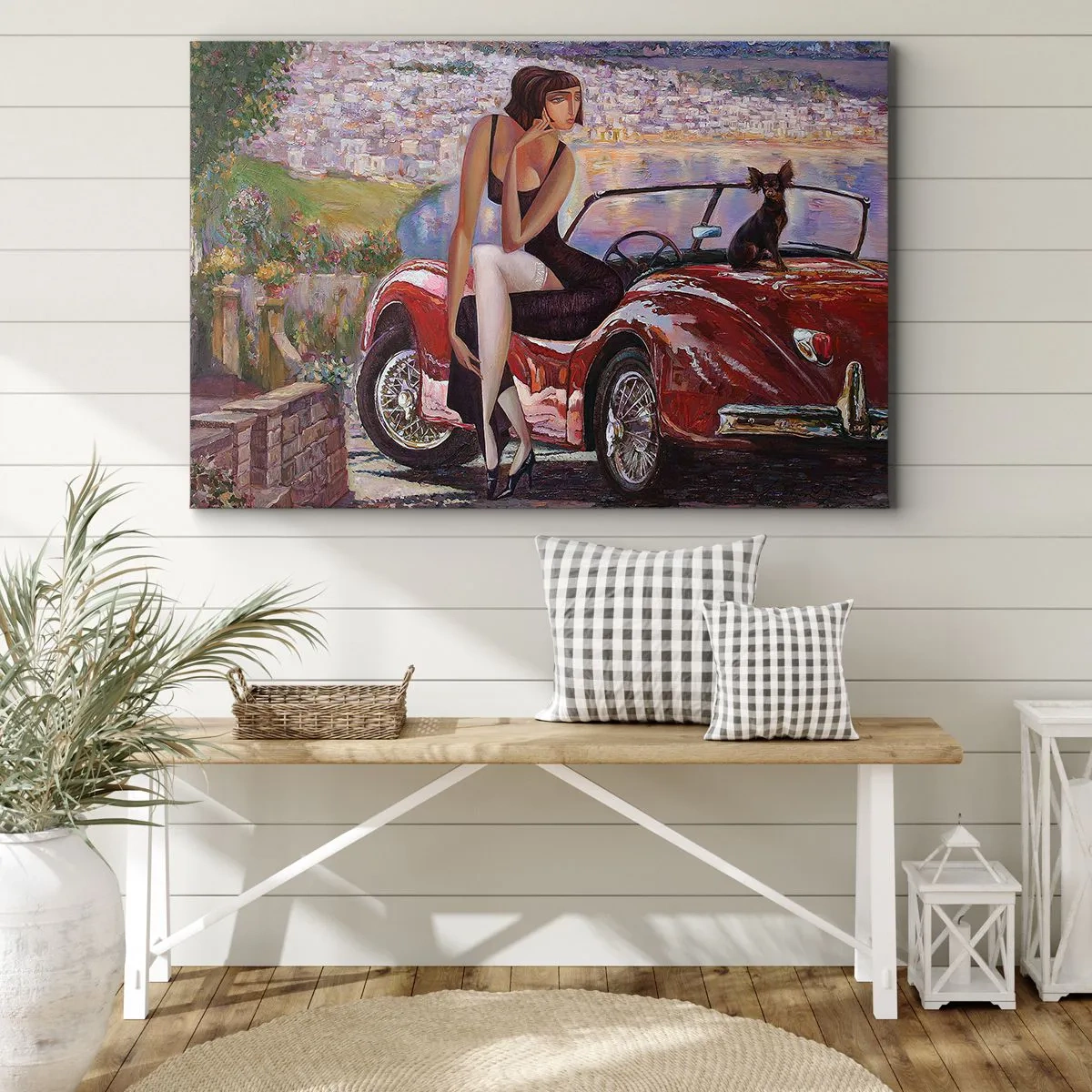 Bild auf Leinwand - Leinwandbild - Eine Frau neben einem roten Auto mit einer Stadt im Hintergrund - 100x70cm - Sommer? Nur an der Riviera - Moderne Wanddekoration für Wohnzimmer und Schlafzimmer ARTTOR