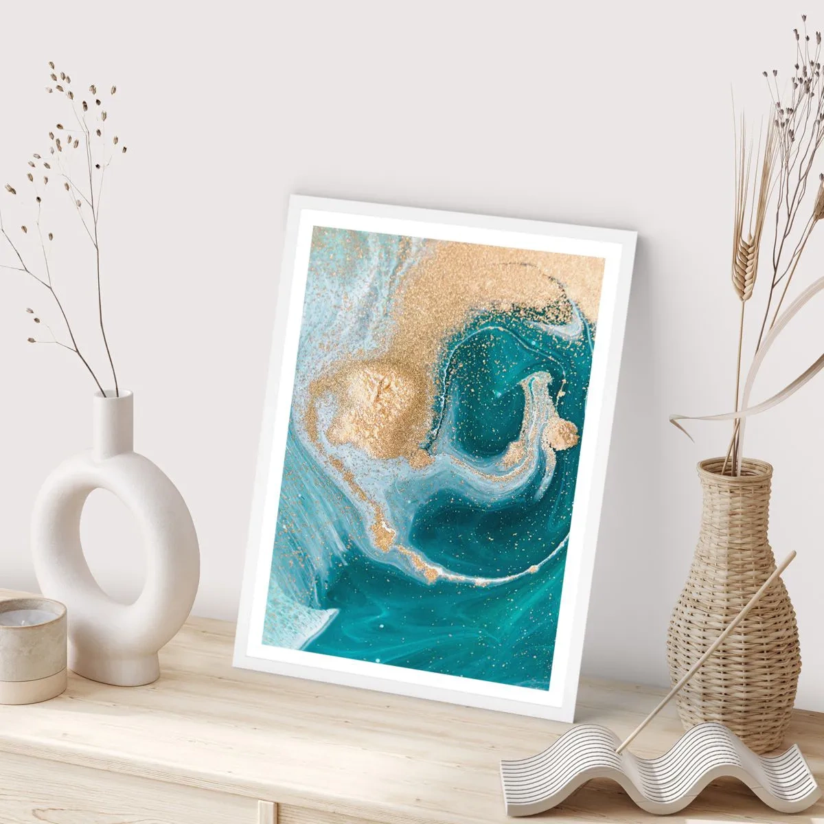Poster in einem weißen Rahmen - Ein Strudel aus Gold und Türkis - 70x100 cm