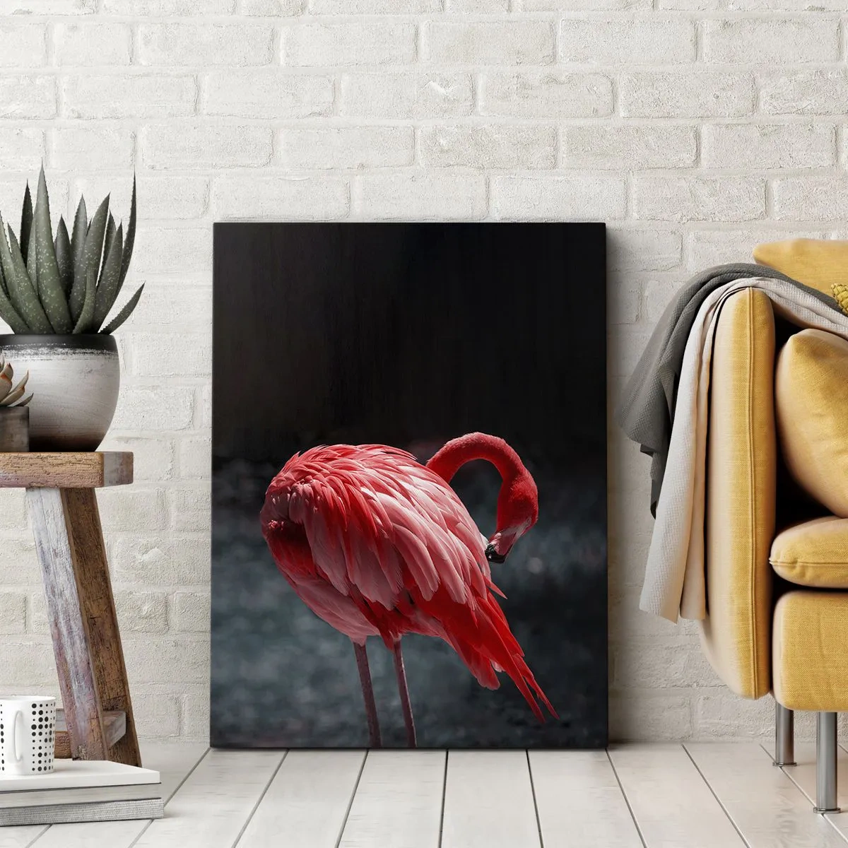 Bild auf Leinwand - Leinwandbild - Ein rosa Flamingo auf dunkelgrünem Hintergrund - 50x70cm - Ein purpurrotes Gedicht der Natur - Moderne Wanddekoration für Wohnzimmer und Schlafzimmer ARTTOR