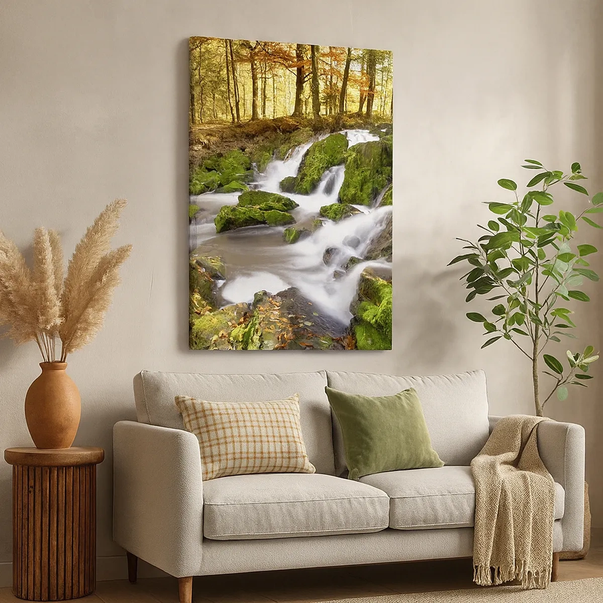 Bild auf Leinwand - Leinwandbild - Eine bewaldete Landschaft mit einem von Moos umgebenen Wasserfall - 50x70cm - Rasch durch den herbstlichen Wald - Moderne Wanddekoration für Wohnzimmer und Schlafzimmer ARTTOR