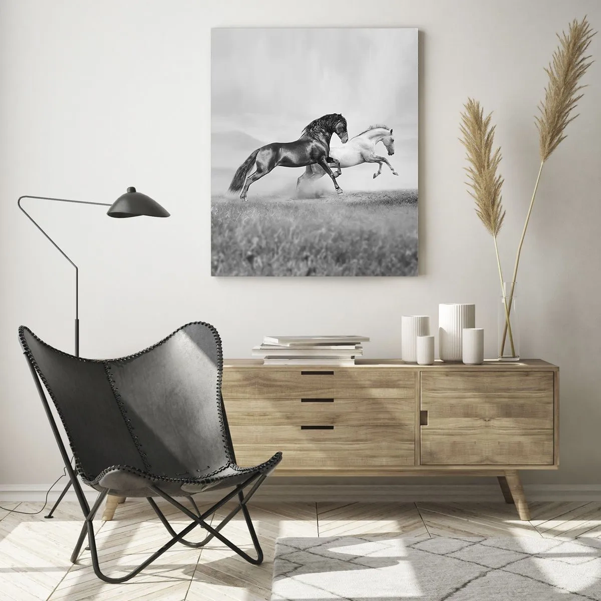 Glasbild - Bild auf glas - Schwarze und weiße Pferde in einer dynamischen Umgebung - 50x70cm - Engel und Dämonen - Moderne Wanddekoration für Wohnzimmer und Schlafzimmer ARTTOR
