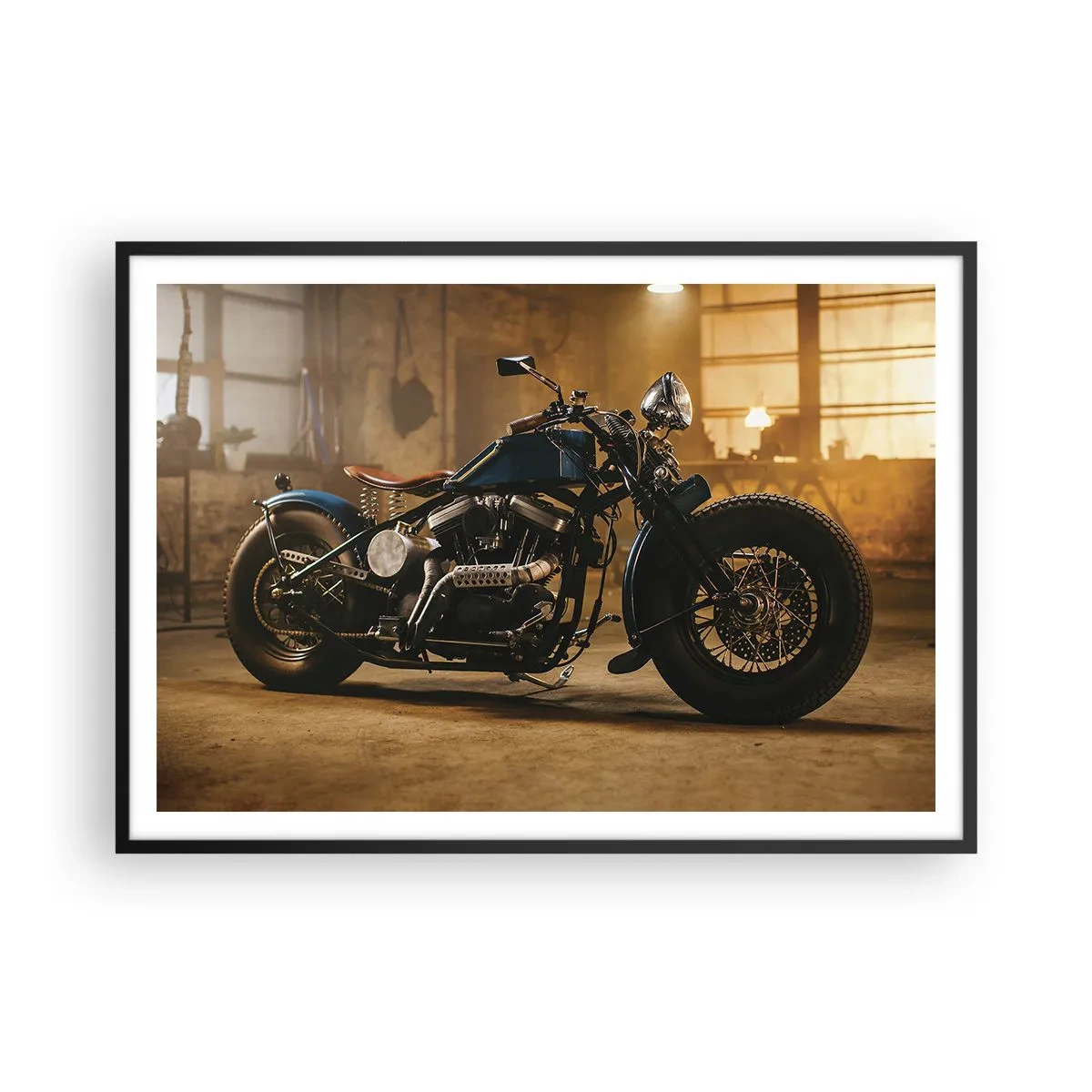 Poster in einem schwarzem Rahmen - Ein stylisches Motorrad in einem industriellen Interieur mit warmer Beleuchtung - 100x70cm - Ich kann alles  - Moderne Wanddekoration für Wohnzimmer und Schlafzimmer ARTTOR