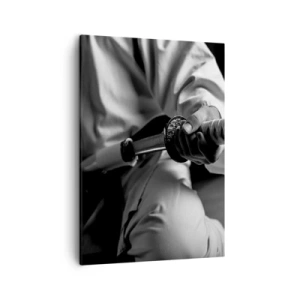 Bild auf Leinwand - Leinwandbild - Ein Samurai im Kimono hält ein Katana in Schwarz und Weiß. - 50x70cm - Kriegerseele - Moderne Wanddekoration für Wohnzimmer und Schlafzimmer ARTTOR