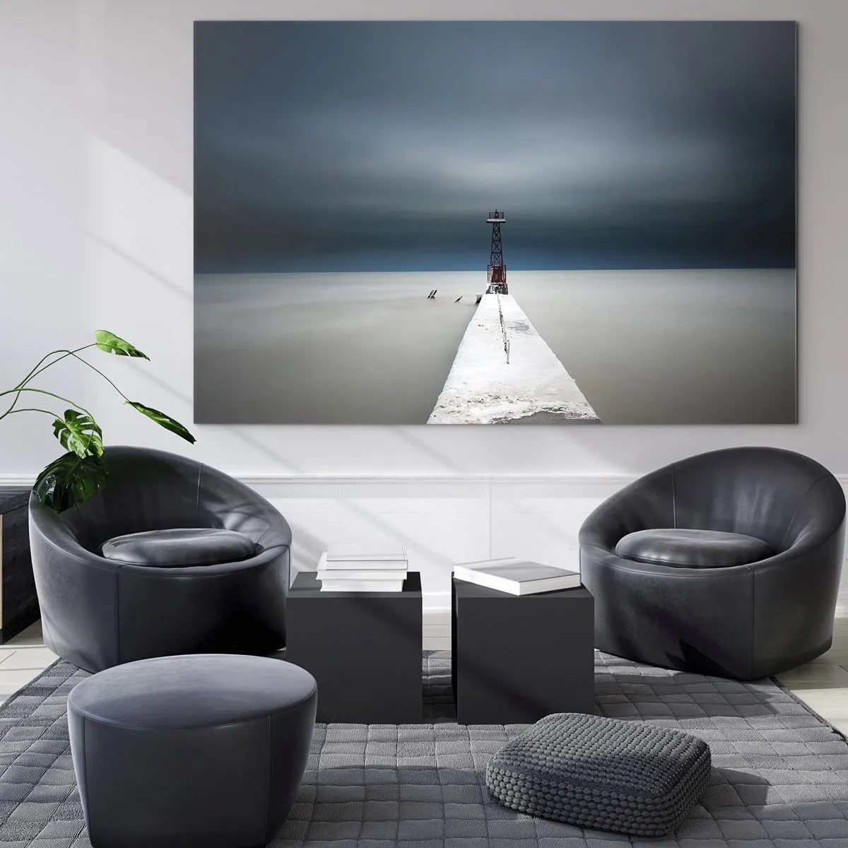 Glasbild - Bild auf glas - Ein minimalistischer Pier, der zum Leuchtturm führt, vor der Kulisse von Meer und Himmel - 70x50cm - Um der Weite zu begegnen - Moderne Wanddekoration für Wohnzimmer und Schlafzimmer ARTTOR