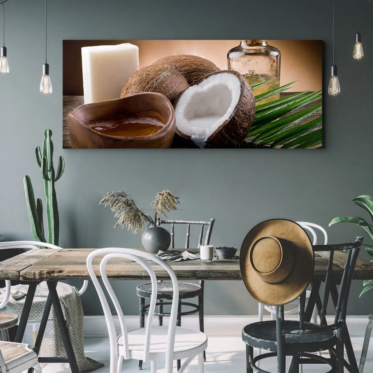 Bild auf Leinwand - Leinwandbild - Kokosnüsse, Kerze und Öl auf einem hölzernen Hintergrund - 120x50cm - Gesundheit von tropischen Inseln - Moderne Wanddekoration für Wohnzimmer und Schlafzimmer ARTTOR