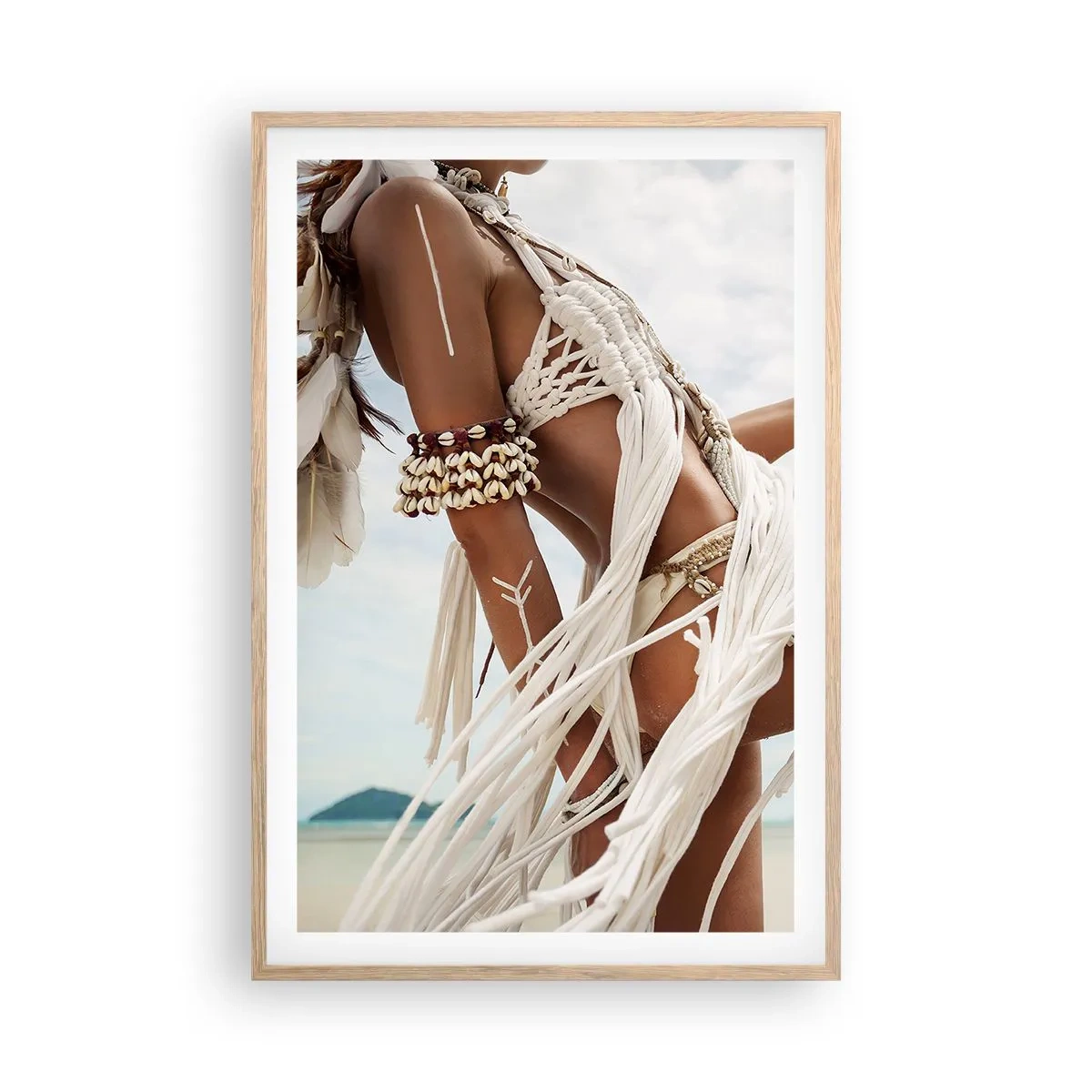 Poster in einem Rahmen aus heller Eiche - Eine Priesterin der Sonne - 61x91 cm