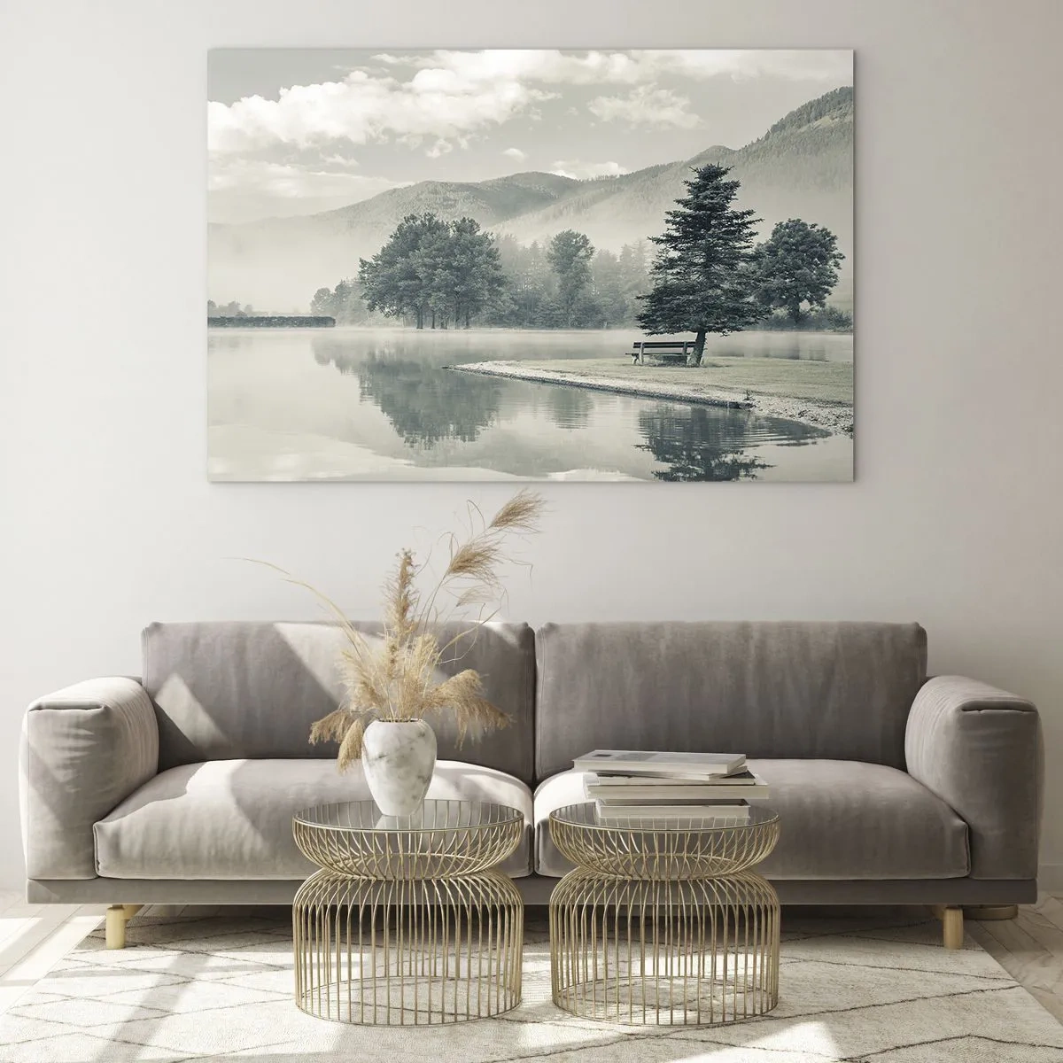 Glasbild - Bild auf glas - Ein ruhiger See am Morgen mit einer Bank und Nebel über dem Wasser - 100x70cm - Der See schläft noch - Moderne Wanddekoration für Wohnzimmer und Schlafzimmer ARTTOR