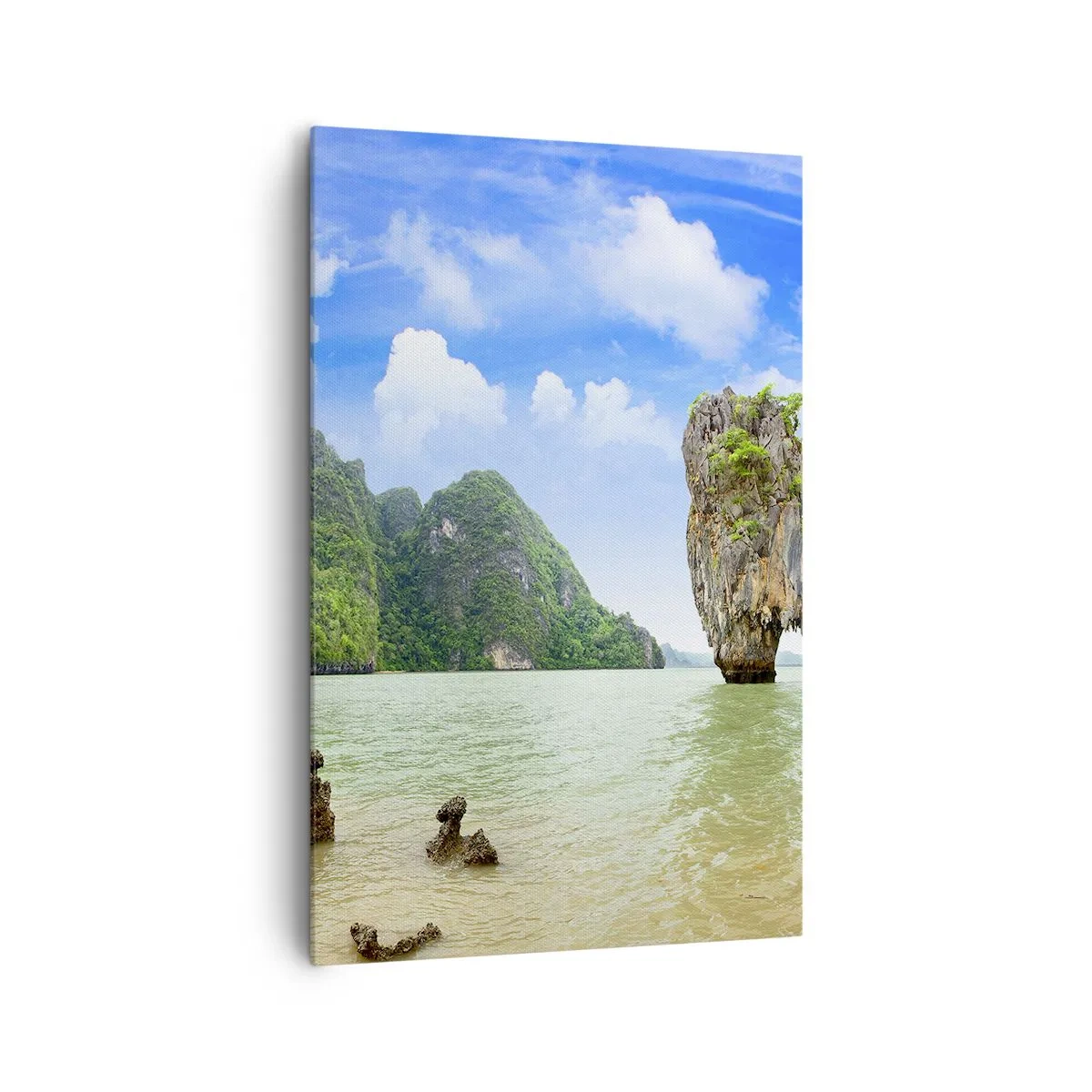 Bild auf Leinwand - Leinwandbild - Eine exotische Felsformation, umgeben von Wasser und Grün unter einem blauen Himmel. - 80x120cm - Felsige Wunder der Natur - Moderne Wanddekoration für Wohnzimmer und Schlafzimmer ARTTOR