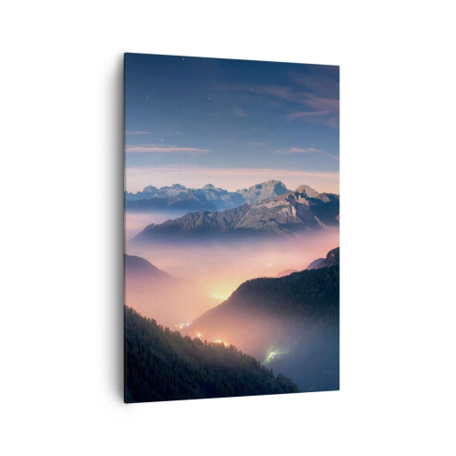 Bild auf Leinwand - Leinwandbild - Eine Berglandschaft mit einem nebelverhangenen Tal - 70x100cm - Licht in den Tälern - Moderne Wanddekoration für Wohnzimmer und Schlafzimmer ARTTOR