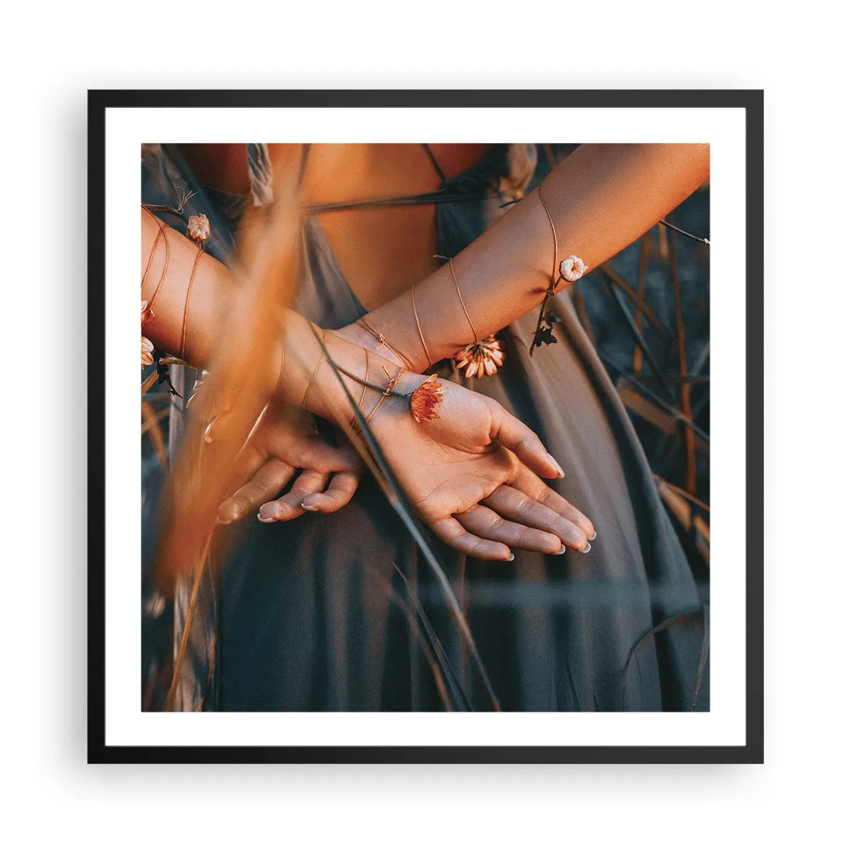 Poster in einem schwarzem Rahmen - Verbunden mit der Natur - 60x60 cm