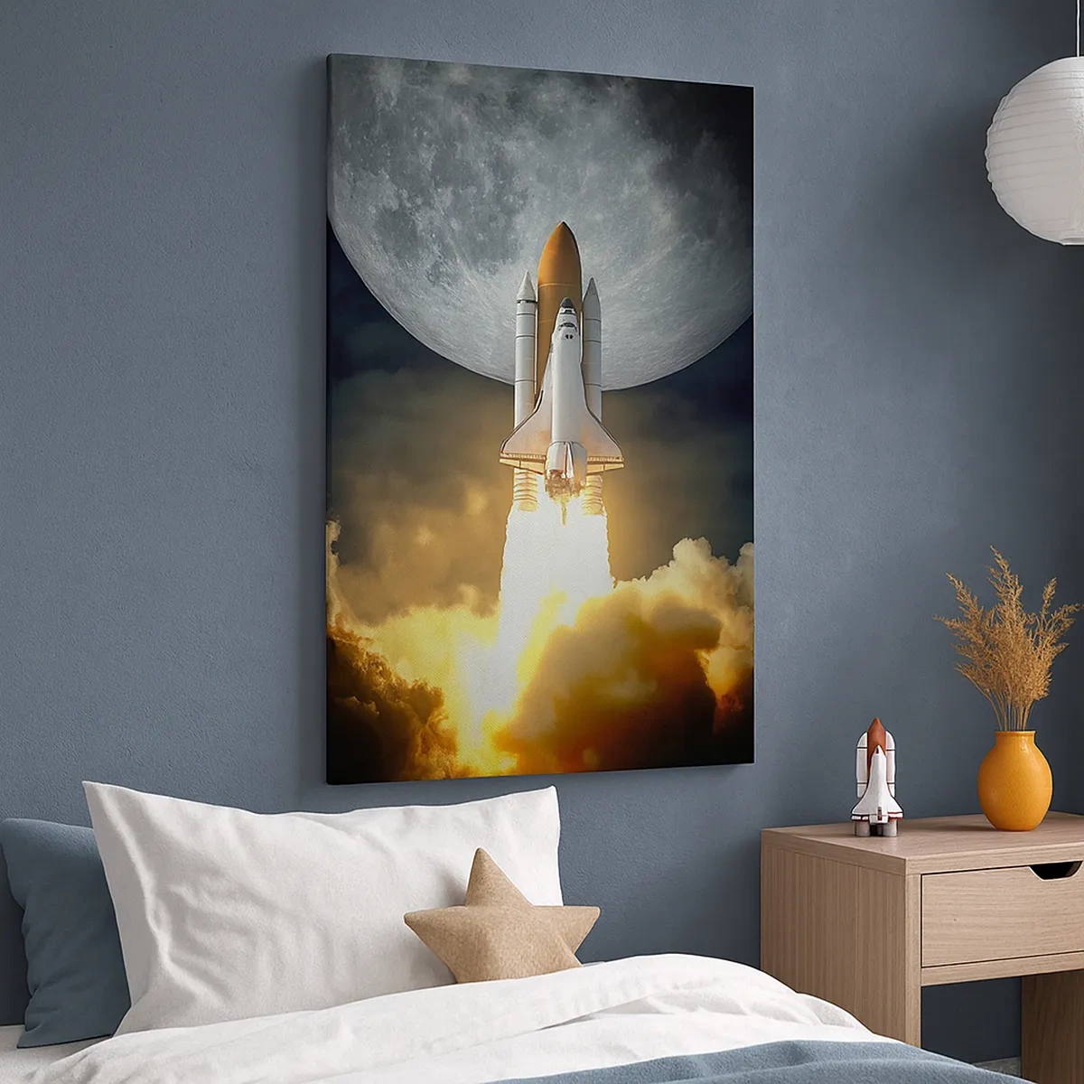 Bild auf Leinwand - Leinwandbild - Eine Rakete hebt vor dem Hintergrund eines Vollmonds ab, umgeben von dynamischen Wolken. - 50x70cm - Beginn eines überirdischen Abenteuers - Moderne Wanddekoration für Wohnzimmer und Schlafzimmer ARTTOR