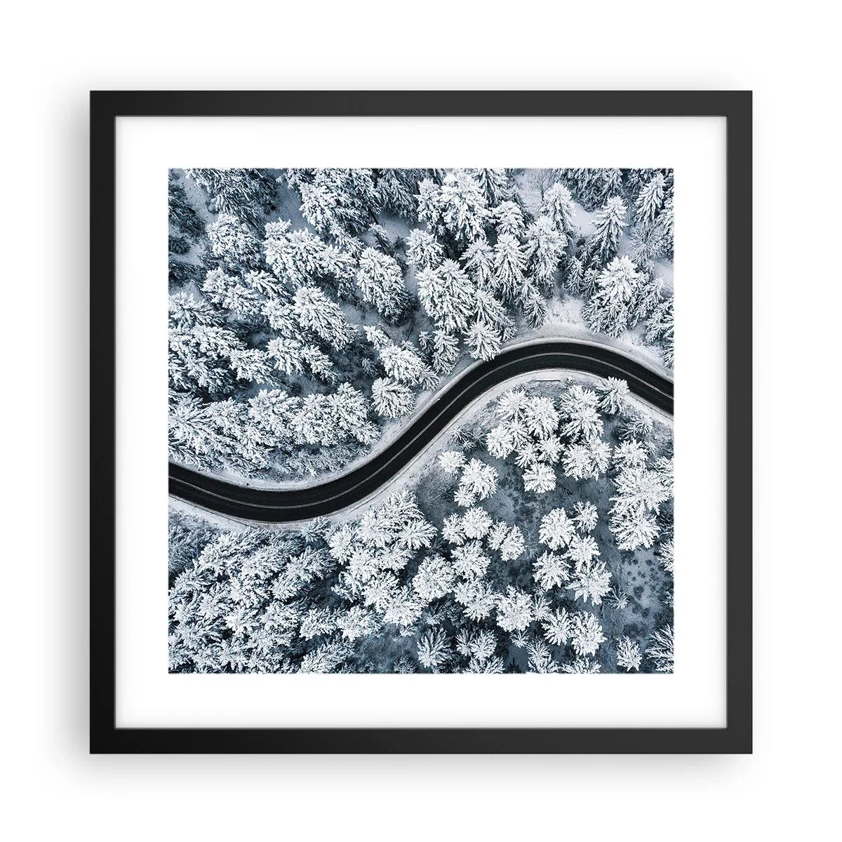 Poster in einem schwarzem Rahmen - Durch den Winterwald - 40x40 cm