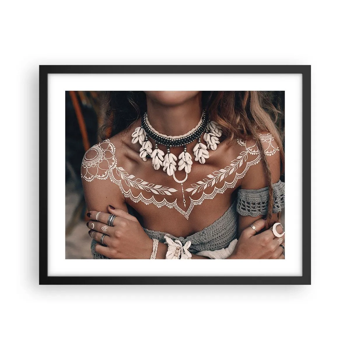 Poster in einem schwarzem Rahmen - Talismane, Rituale der Weiblichkeit - 50x40 cm
