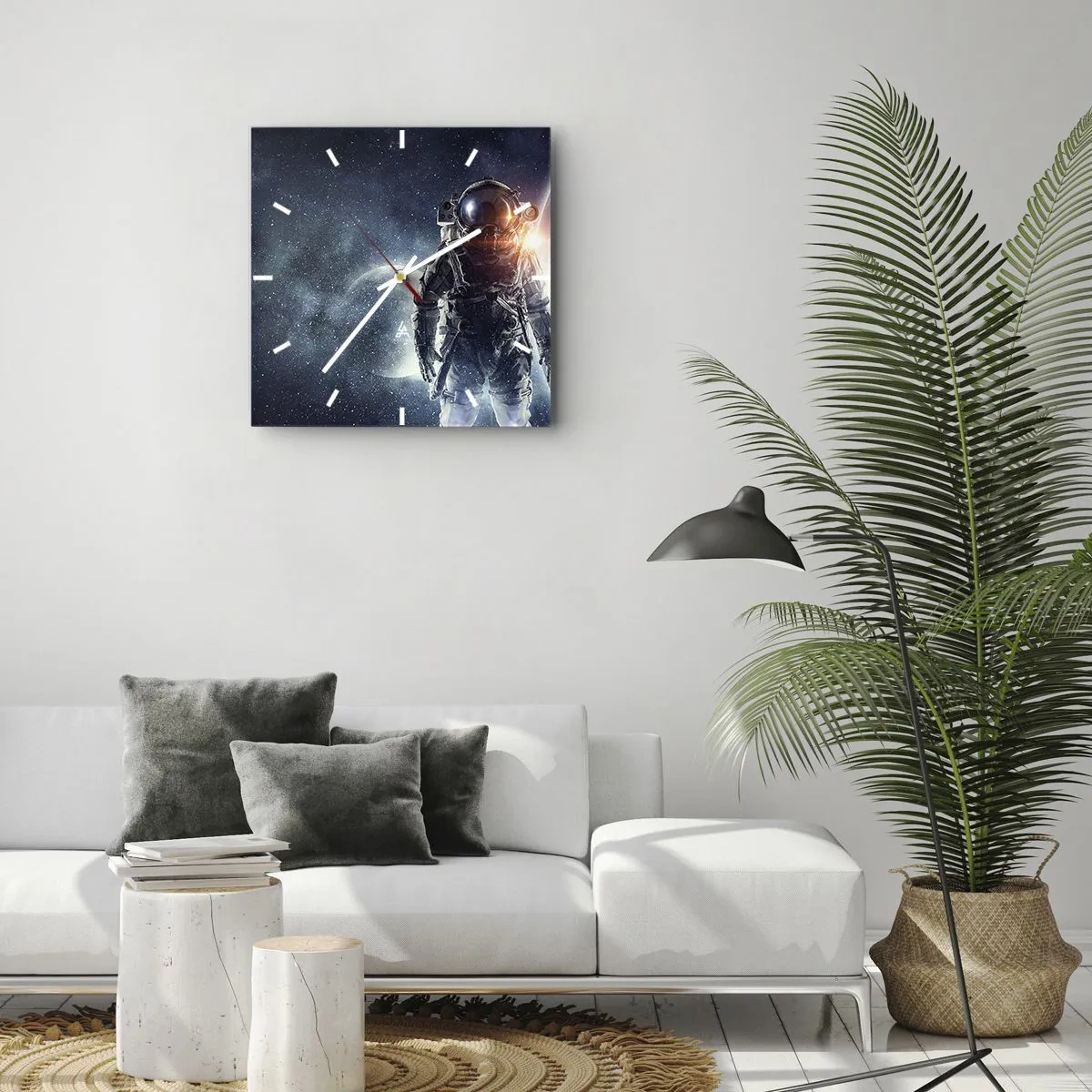 Wanduhr - Glasuhr - Astronaut vor dem Hintergrund des Weltraums und des Planeten Erde - 30x30cm - Weltraumabenteuer - Moderne Wanddekoration für Wohnzimmer und Schlafzimmer ARTTOR