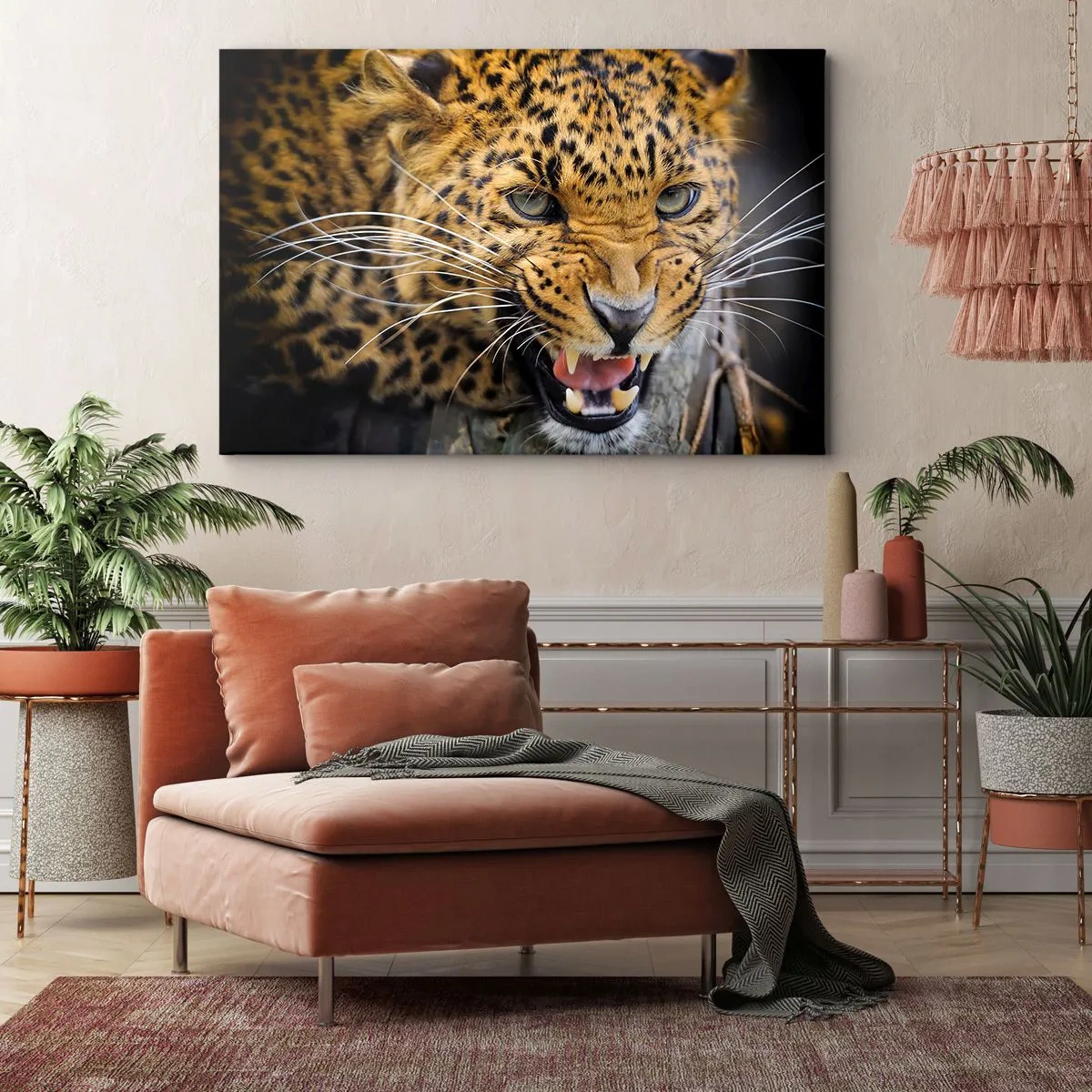 Bild auf Leinwand - Leinwandbild - Eine Nahaufnahme eines bedrohlichen Leoparden mit gefletschten Reißzähnen. - 70x50cm - Bleib zurück, ich warne dich! - Moderne Wanddekoration für Wohnzimmer und Schlafzimmer ARTTOR