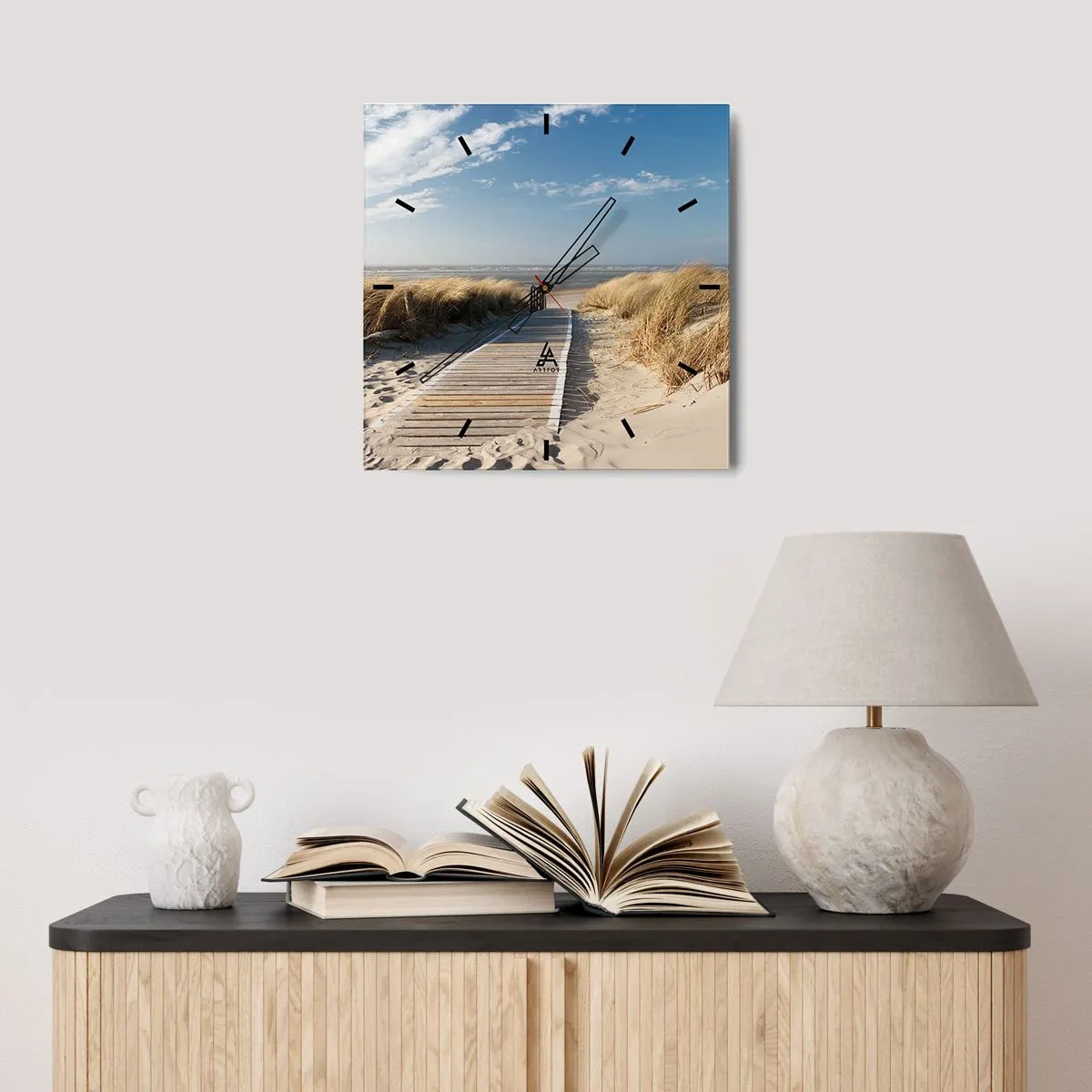 Wanduhr - Glasuhr - Ein Holzweg führt durch die Dünen zum ruhigen Meer - 30x30cm - Hinter der Düne, im Rauschen des Grases - Moderne Wanddekoration für Wohnzimmer und Schlafzimmer ARTTOR