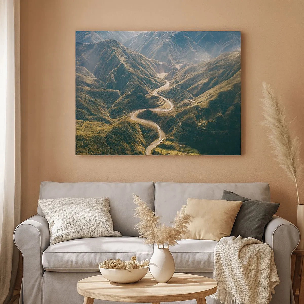 Bild auf Leinwand - Leinwandbild - Eine Berglandschaft mit einer kurvenreichen Straße zwischen grünen Hügeln - 70x50cm - Direkt aus dem Herzen der Berge - Moderne Wanddekoration für Wohnzimmer und Schlafzimmer ARTTOR