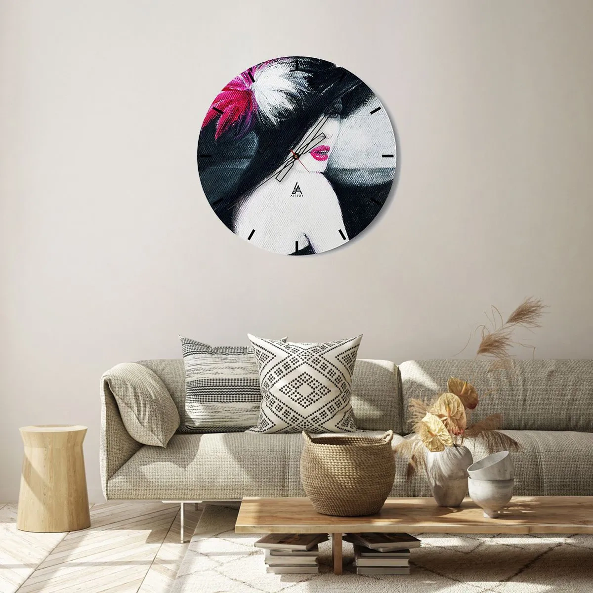 Wanduhr - Glasuhr - Stilvolle Figur mit Hut und roter Dekoration - 30x30cm - Immer ein Geheimnis - Moderne Wanddekoration für Wohnzimmer, Küche und Schlafzimmer ARTTOR