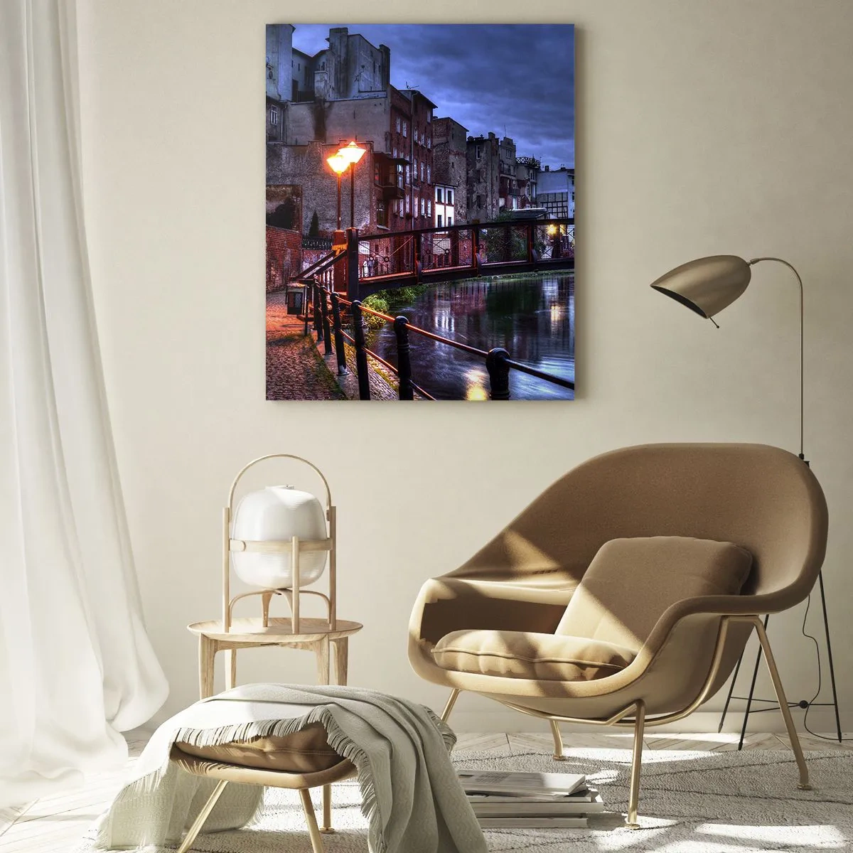 Glasbild - Bild auf glas - Eine charmante Straße entlang des Kanals mit einer Brücke und Abendbeleuchtung - 50x70cm - Solches Bydgoszcz kannte man nicht - Moderne Wanddekoration für Wohnzimmer und Schlafzimmer ARTTOR