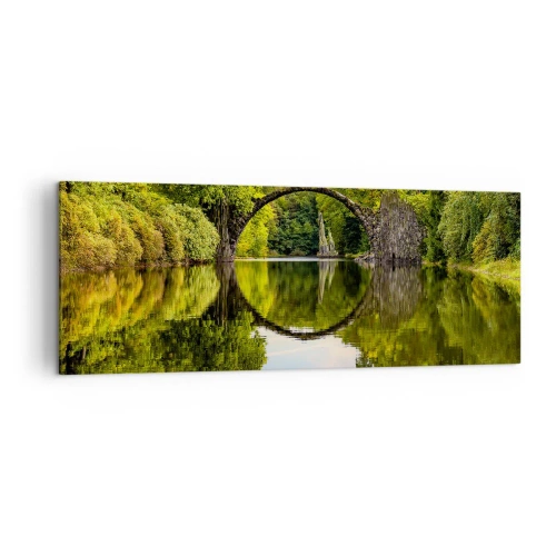 Bild auf Leinwand - Leinwandbild - Eine Steinbrücke über einen Fluss mit einer perfekten Spiegelung im Wasser - 140x50cm - An der Kreuzung zweier Welten - Moderne Wanddekoration für Wohnzimmer und Schlafzimmer ARTTOR