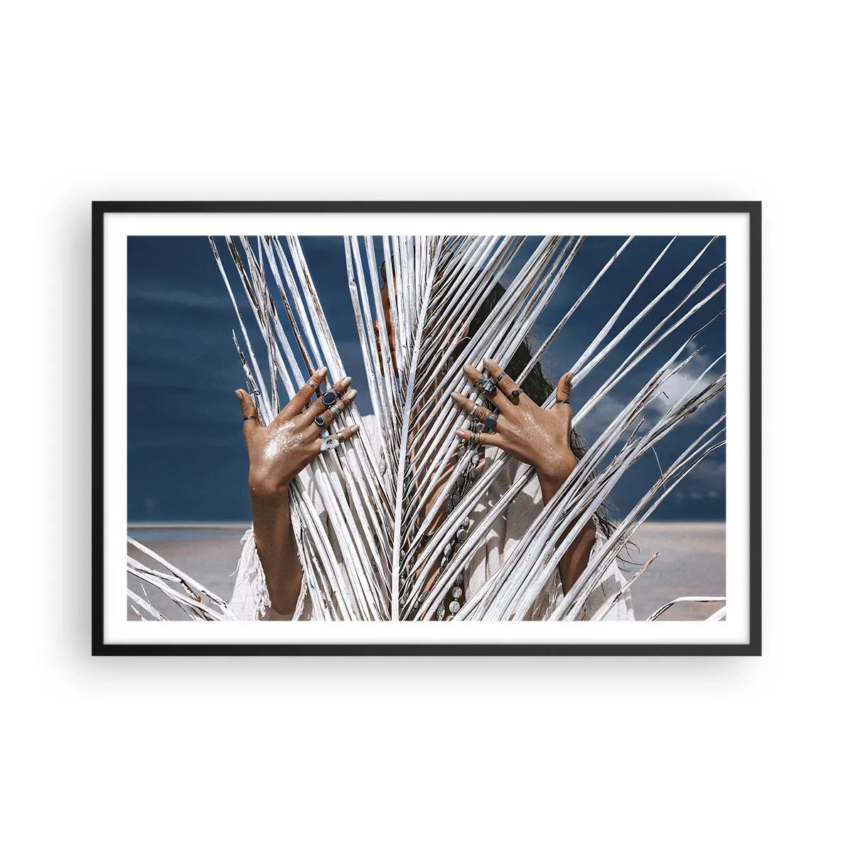 Poster in einem schwarzem Rahmen - Das Mädchen des Schamanen? - 91x61 cm