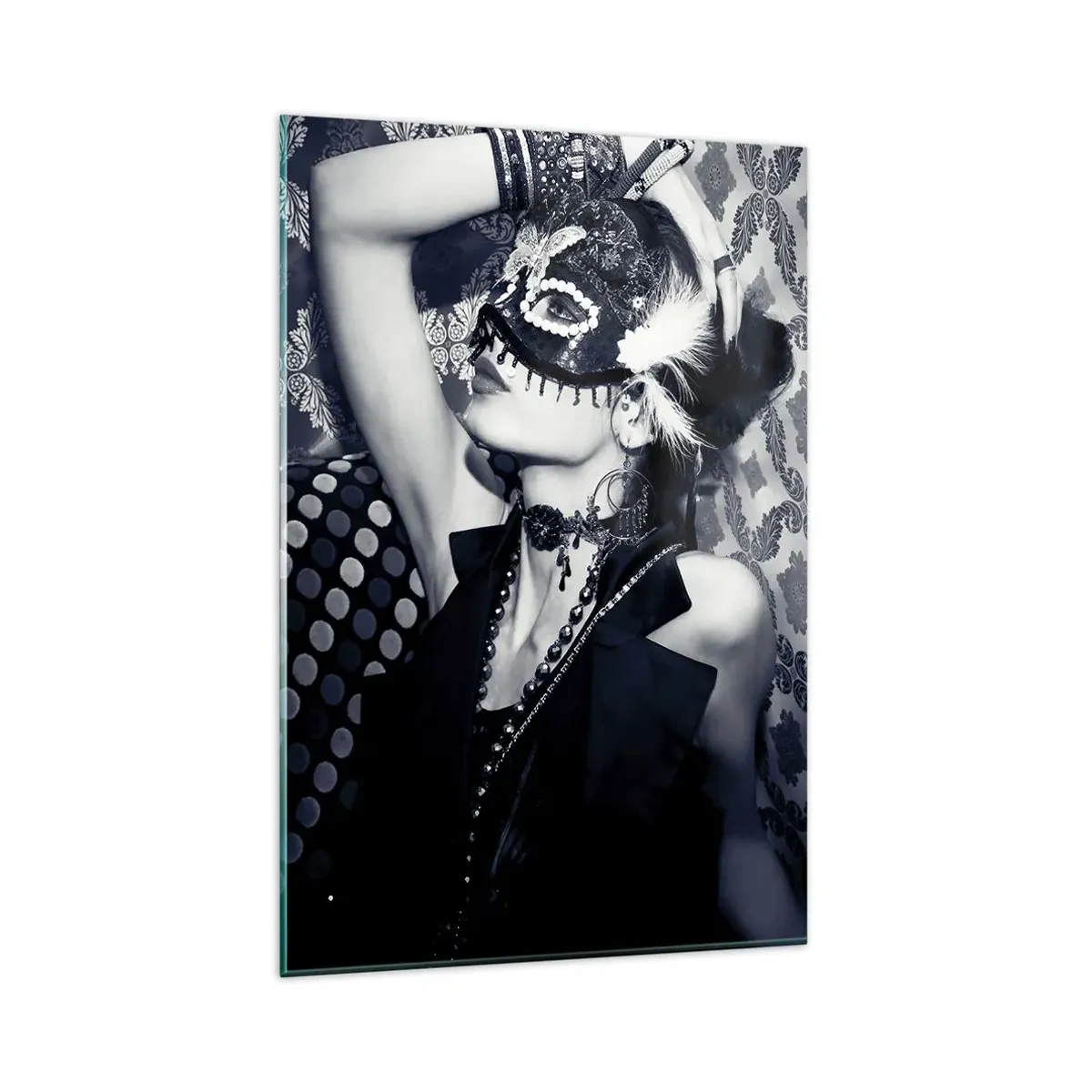 Glasbild - Bild auf glas - Eine Frau mit einer venezianischen Maske vor einem Hintergrund aus kunstvollen Mustern. - 80x120cm - Dekorationen, Ornamente, Muster ... - Moderne Wanddekoration für Wohnzimmer und Schlafzimmer ARTTOR