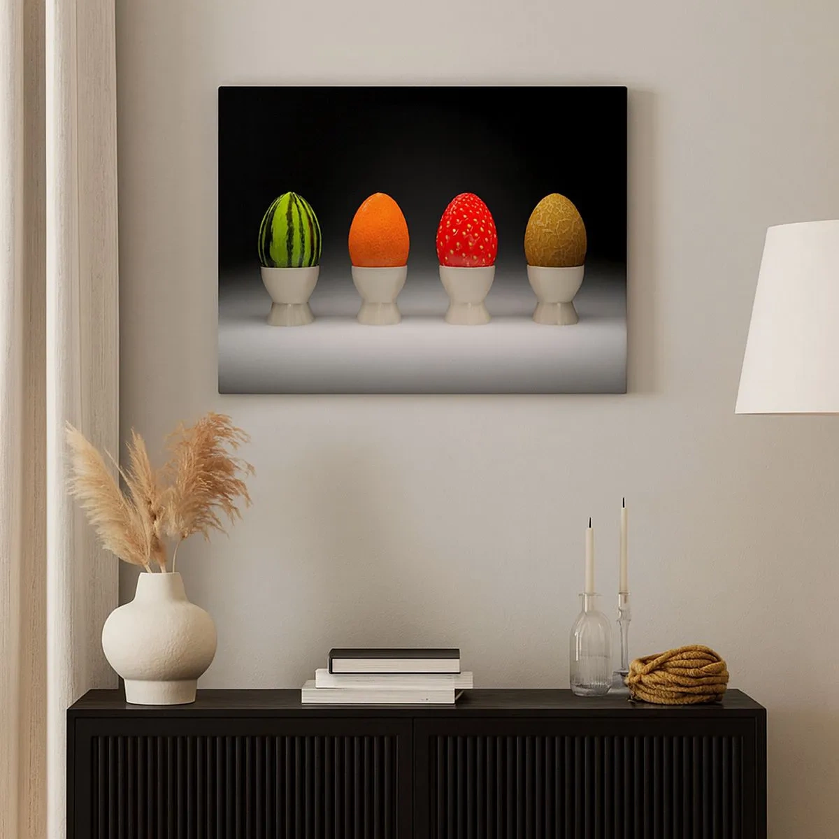 Bild auf Leinwand - Leinwandbild - Bunte Eier, die Früchten ähneln, auf dunklem Hintergrund - 70x50cm - Obstfrühstück - Moderne Wanddekoration für Wohnzimmer und Schlafzimmer ARTTOR