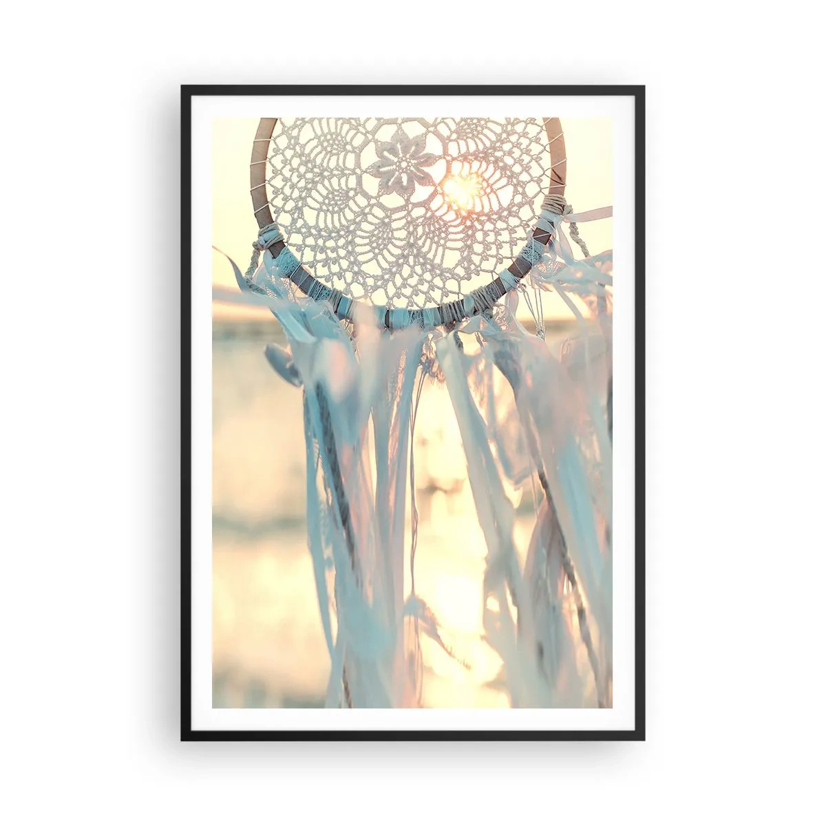 Poster in einem schwarzem Rahmen - Totem aus Spitze - 70x100 cm
