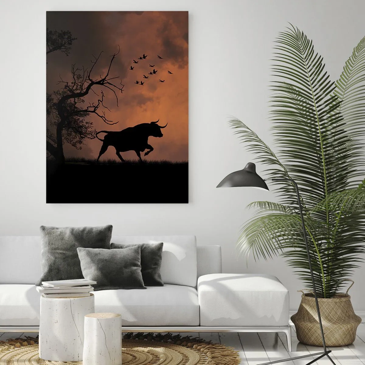 Glasbild - Bild auf glas - Silhouetten von Stieren vor einem orangefarbenen Himmel in der Abenddämmerung - 50x70cm - Ein dramatisches Naturschauspiel - Moderne Wanddekoration für Wohnzimmer und Schlafzimmer ARTTOR