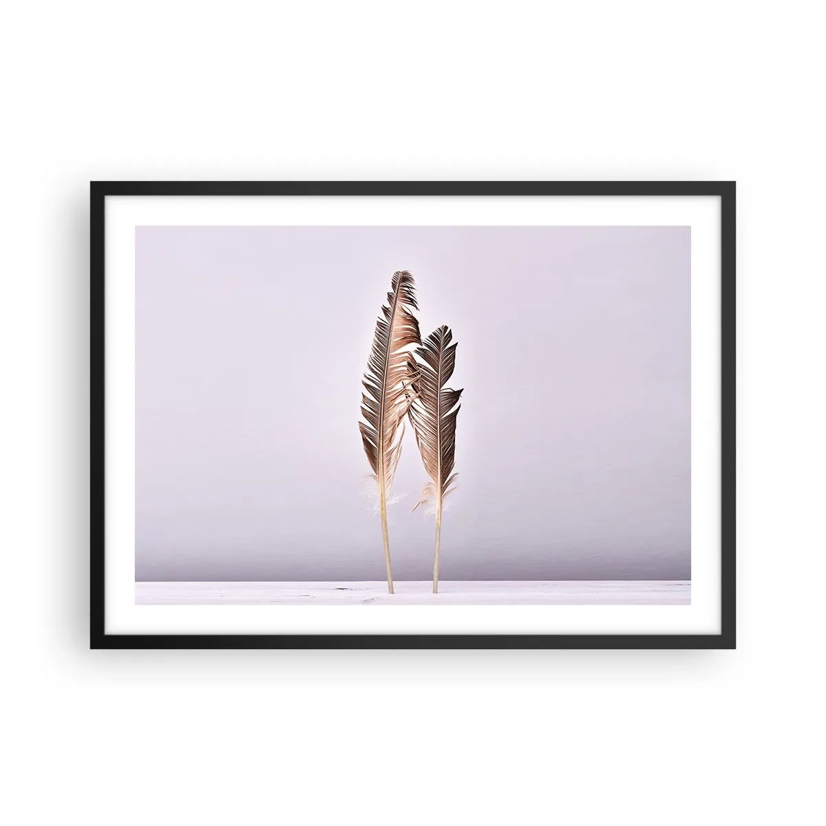 Poster in einem schwarzem Rahmen - Zarte Federn auf hellem Untergrund im minimalistischen Stil - 70x50cm - Gegen das Nichts - Moderne Wanddekoration für Wohnzimmer und Schlafzimmer ARTTOR