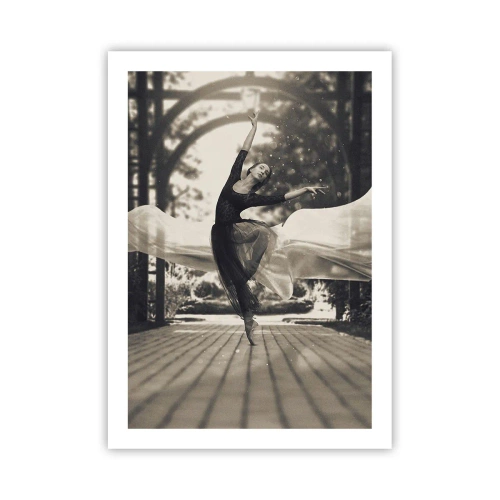 Poster - Eine Tänzerin in ätherischen Bewegungen in einer Gartenkulisse - 50x70cm - Der Tanz des Gartengeistes - Moderne Wanddekoration für Wohnzimmer und Schlafzimmer ARTTOR