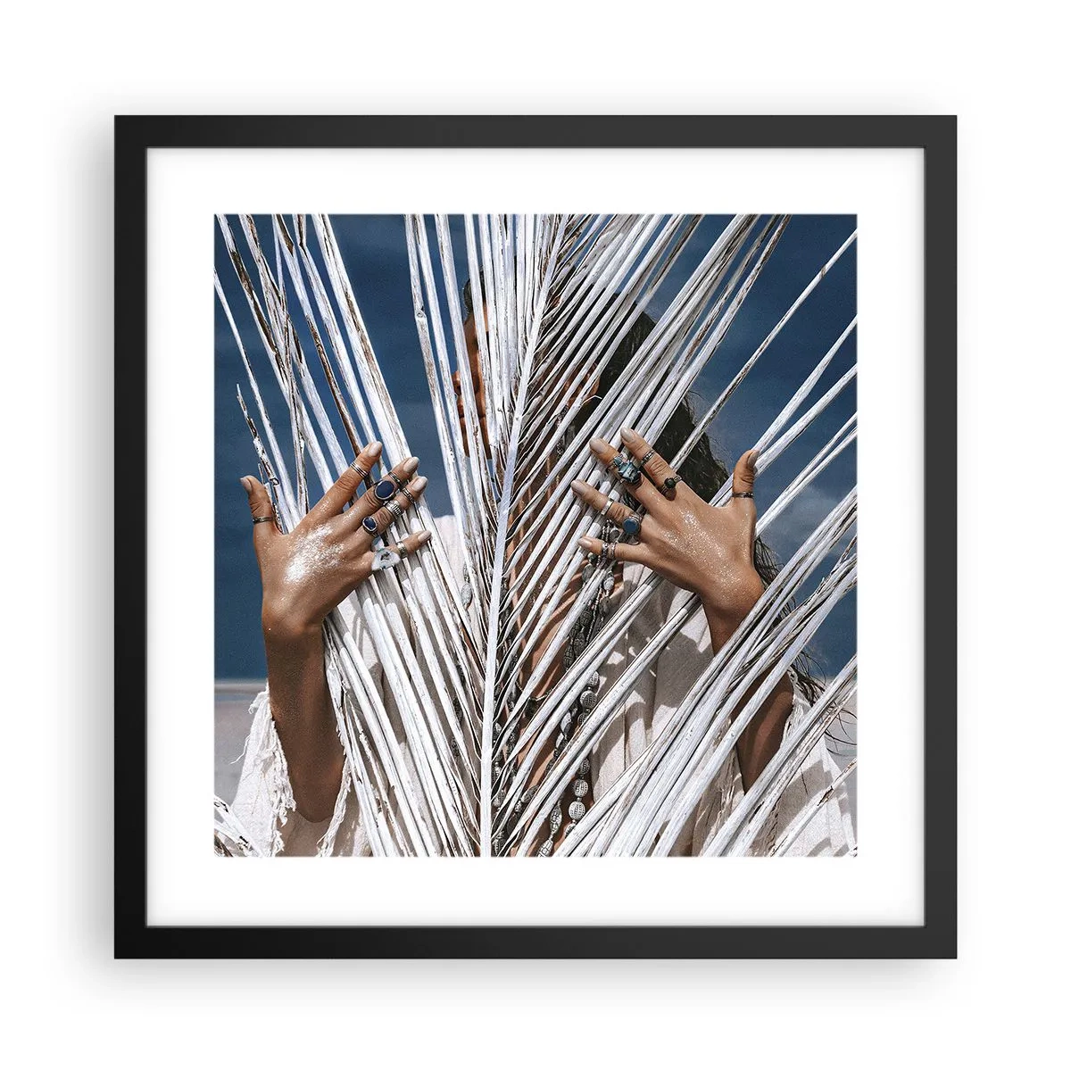 Poster in einem schwarzem Rahmen - Das Mädchen des Schamanen? - 40x40 cm