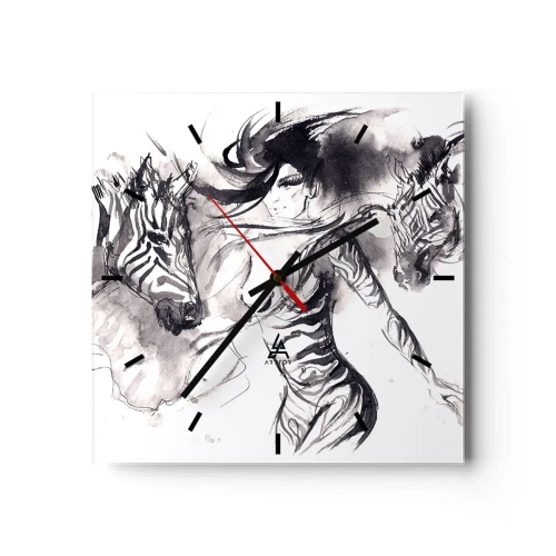 Wanduhr - Glasuhr - Eine Frau in einem dynamischen Tanz mit Zebras in einer Schwarz-Weiß-Ästhetik - 30x30cm - Tanzen mit den Zebras - Moderne Wanddekoration für Wohnzimmer und Schlafzimmer ARTTOR