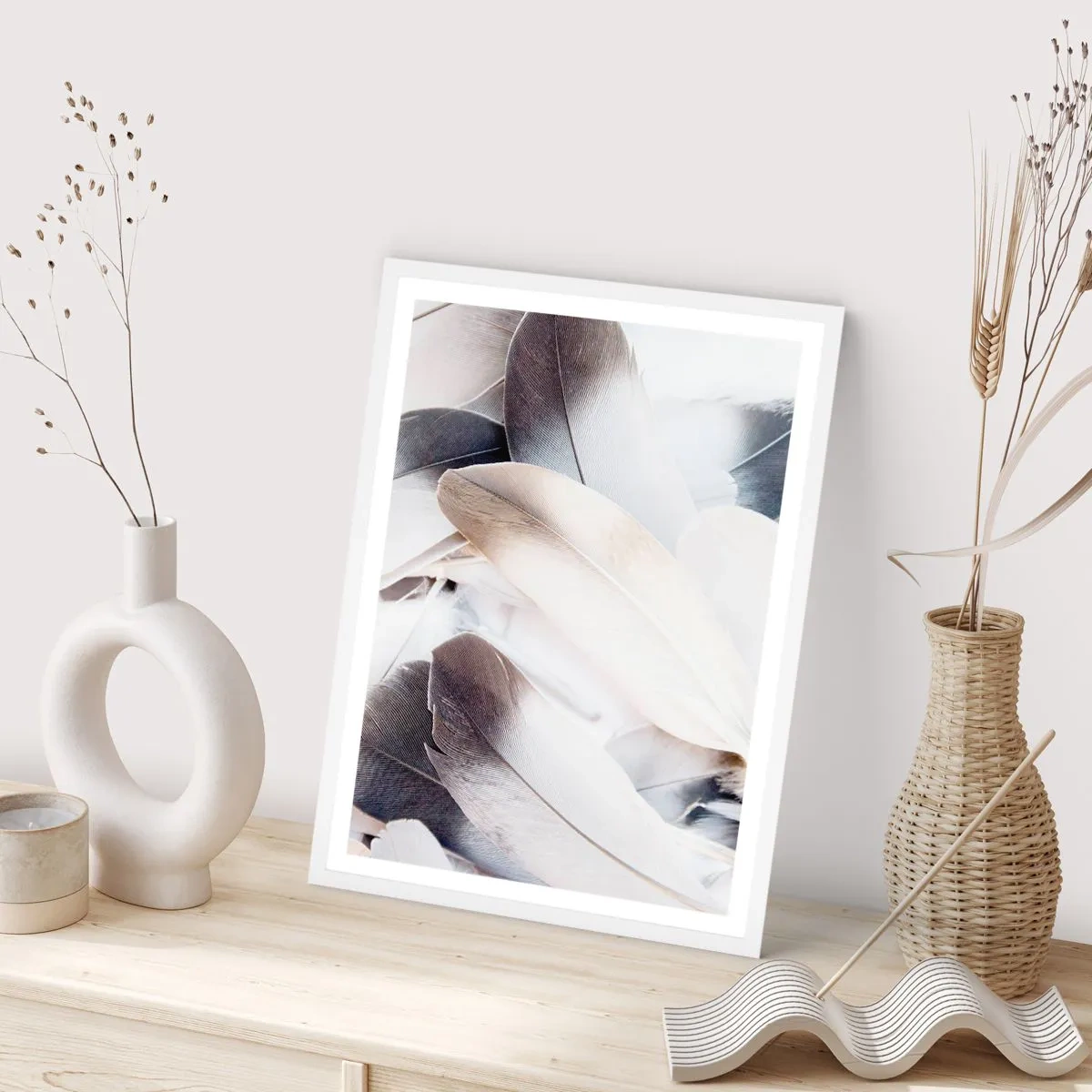 Poster in einem weißen Rahmen - Fast engelhaft - 70x100 cm