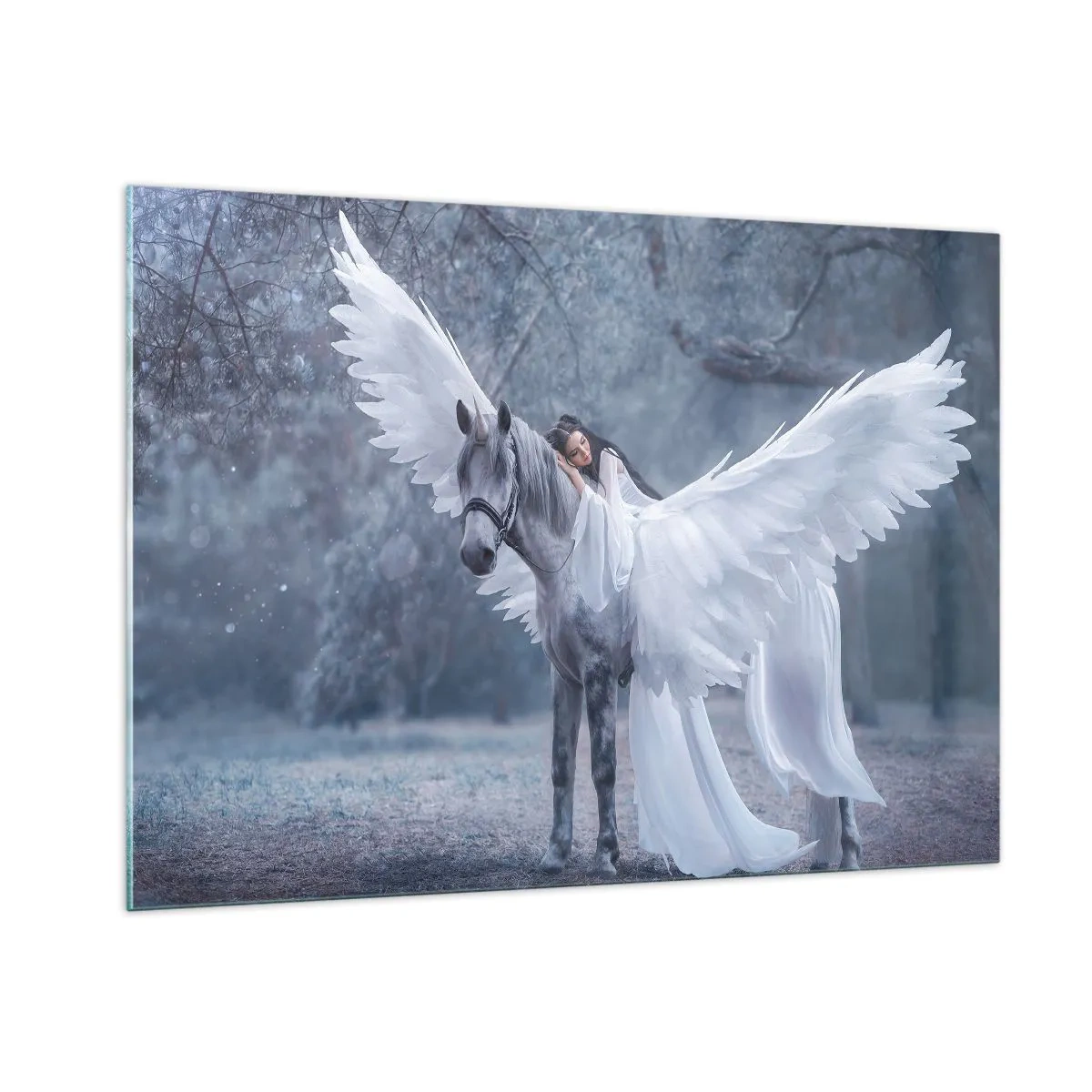 Glasbild - Bild auf glas - Pegasus mit weißen Flügeln und eine Frau in einem Kleid in einem mystischen Wald - 100x70cm - Ein inspirierter Moment - Moderne Wanddekoration für Wohnzimmer und Schlafzimmer ARTTOR