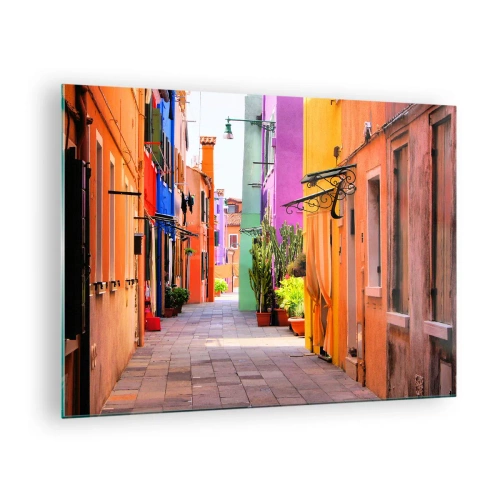 Glasbild - Bild auf glas - Eine farbenfrohe Straße mit Mietshäusern in warmen Farbtönen - 70x50cm - Regenbogengasse - Moderne Wanddekoration für Wohnzimmer und Schlafzimmer ARTTOR