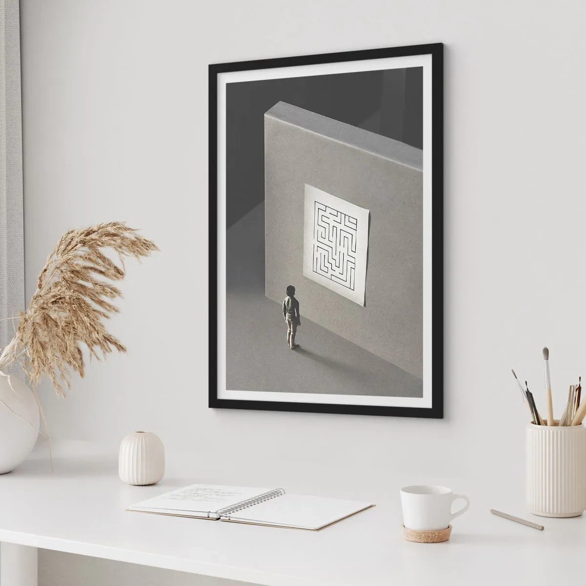 Poster in einem schwarzem Rahmen - Eine Figur vor einem minimalistischen Labyrinth - 50x70cm - Aber wo bin ich? - Moderne Wanddekoration für Wohnzimmer und Schlafzimmer ARTTOR
