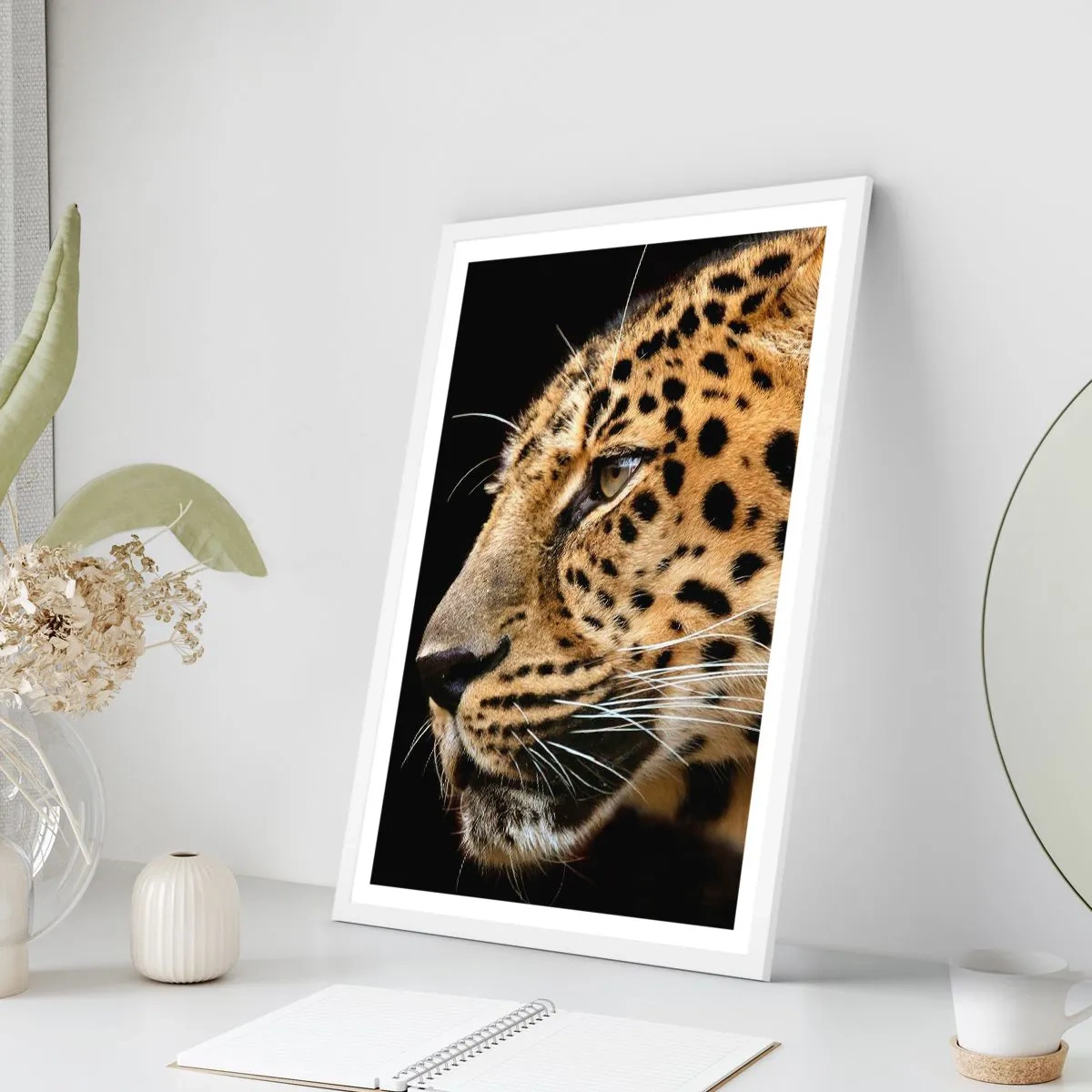 Poster in einem weißen Rahmen - Ruhig, fokussiert, bereit - 61x91 cm