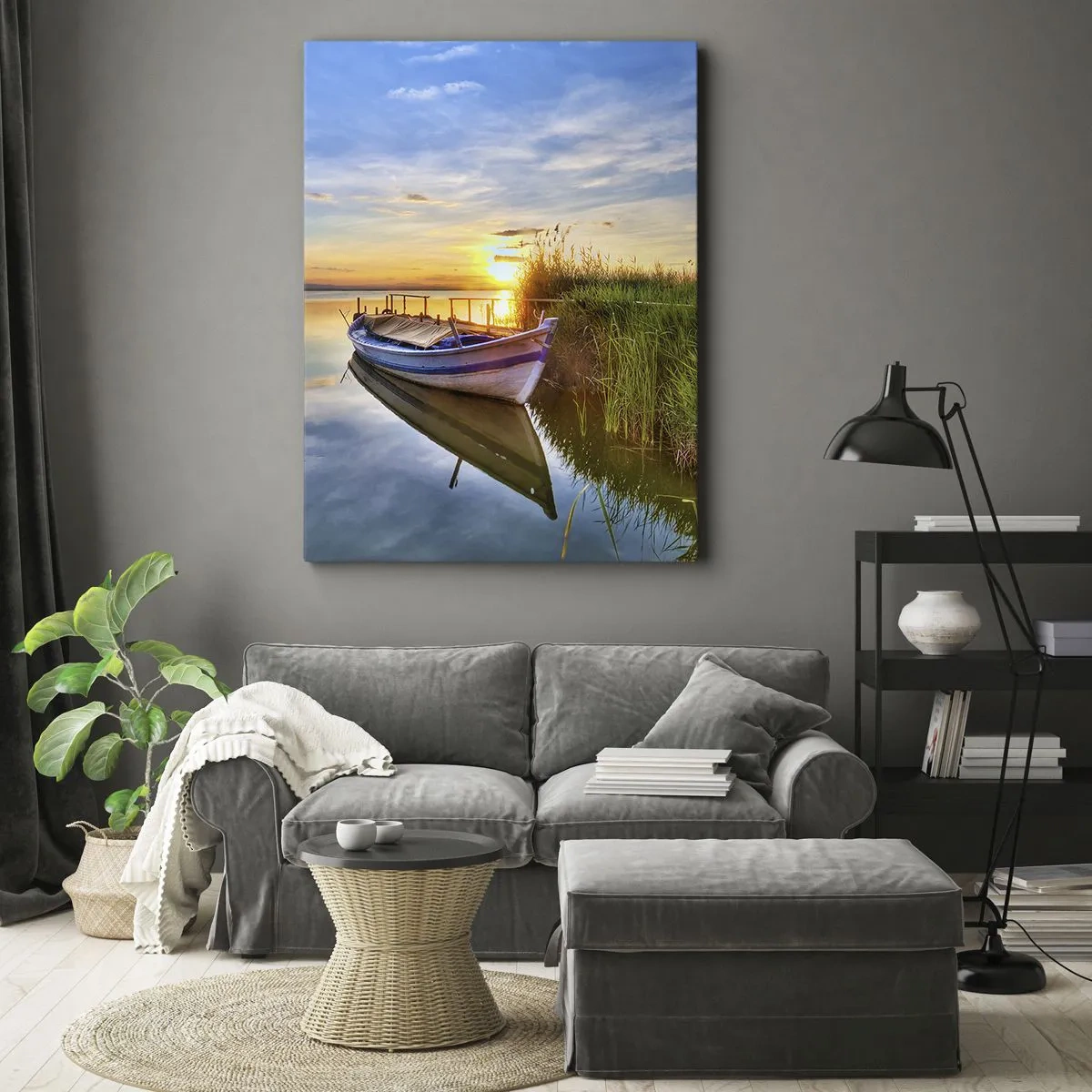 Bild auf Leinwand - Leinwandbild - Ein Boot in einer ruhigen Bucht bei Sonnenuntergang - 80x120cm - Bucht erfüllter Träume - Moderne Wanddekoration für Wohnzimmer und Schlafzimmer ARTTOR